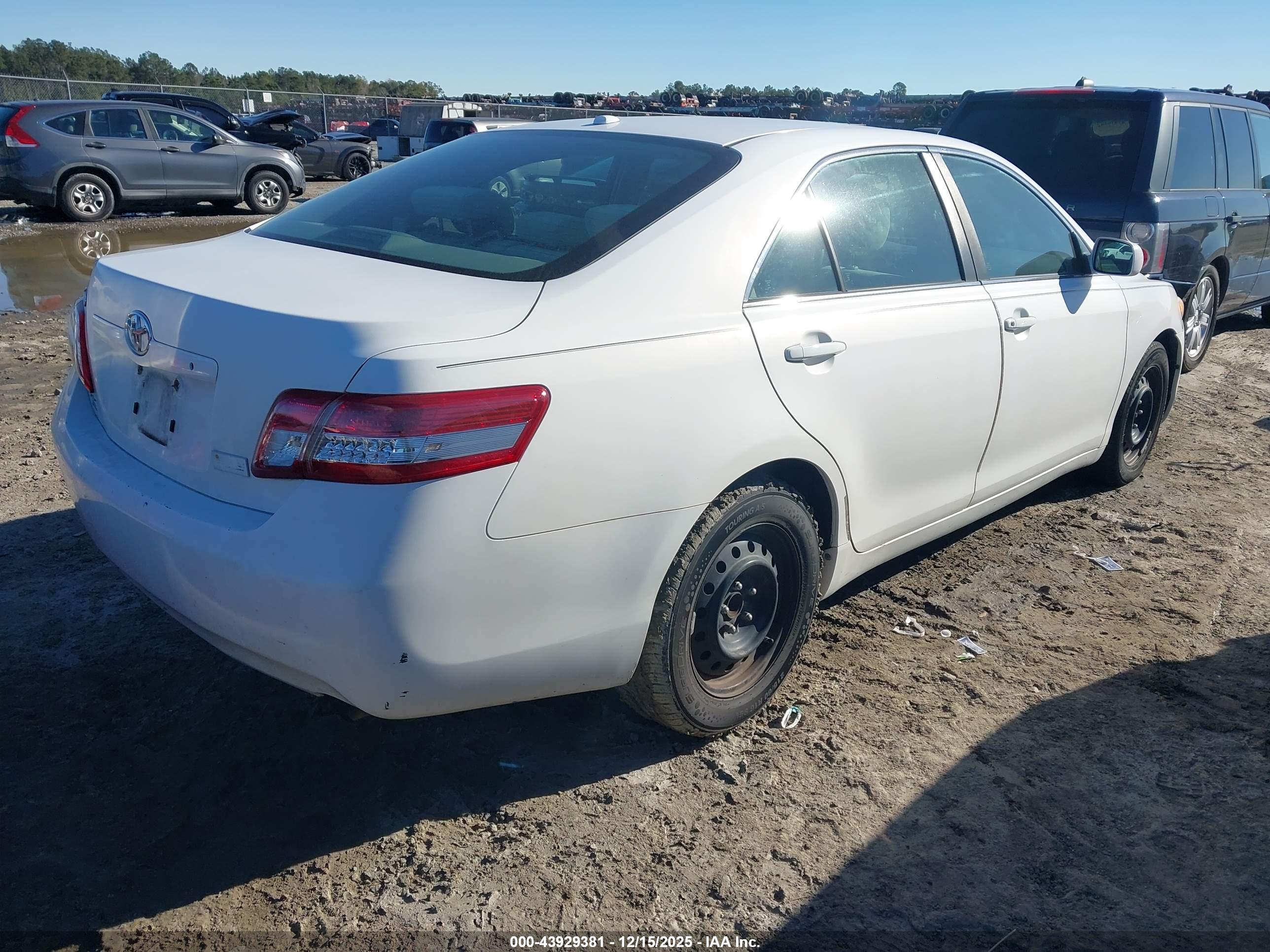 TOYOTA CAMRY image 4