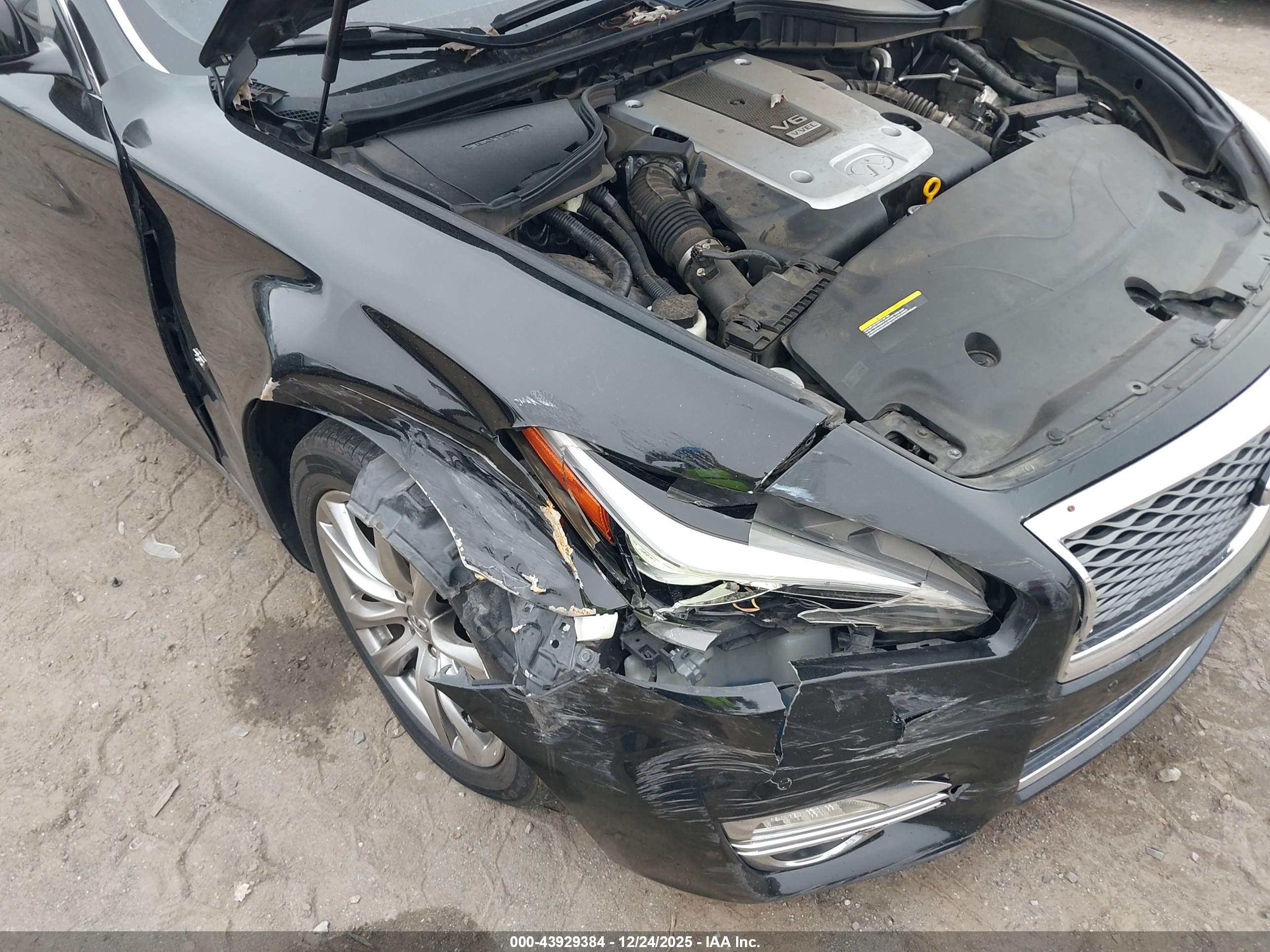INFINITI Q70 image 6