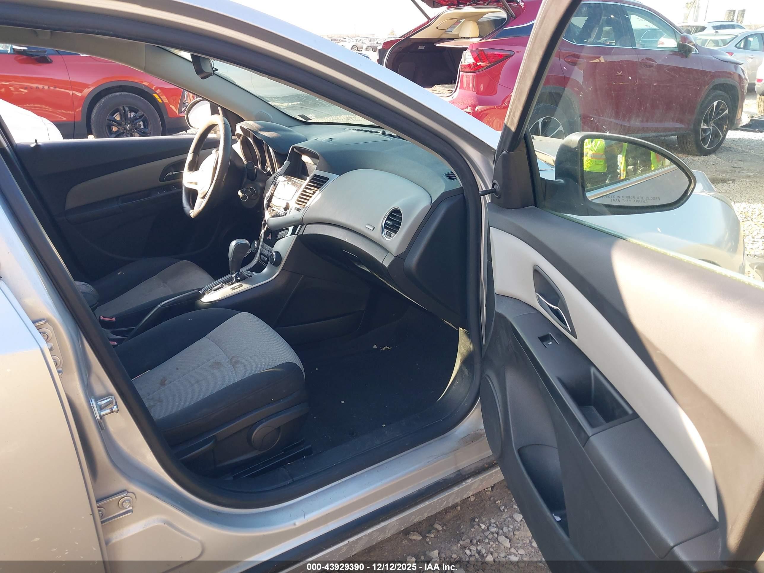 CHEVROLET CRUZE image 5