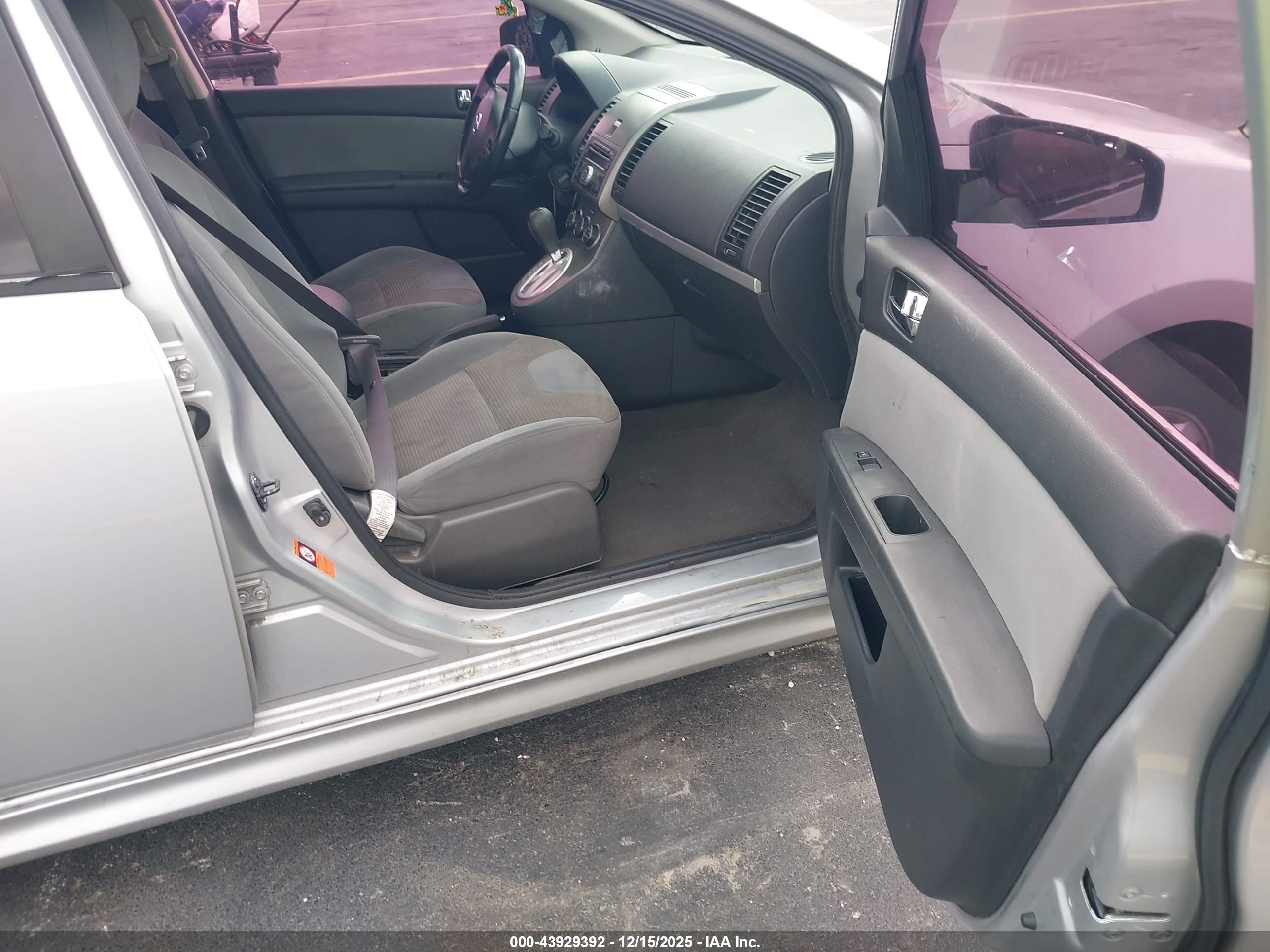 NISSAN SENTRA image 5