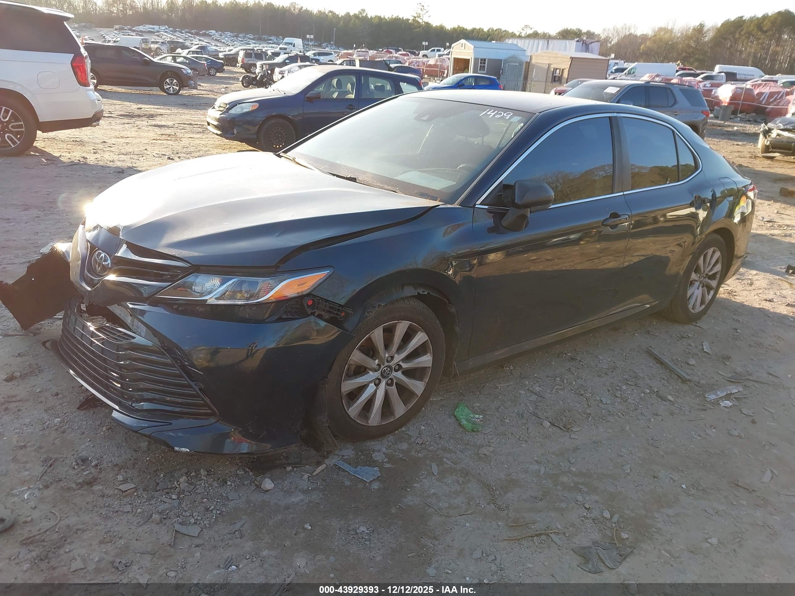 TOYOTA CAMRY image 2