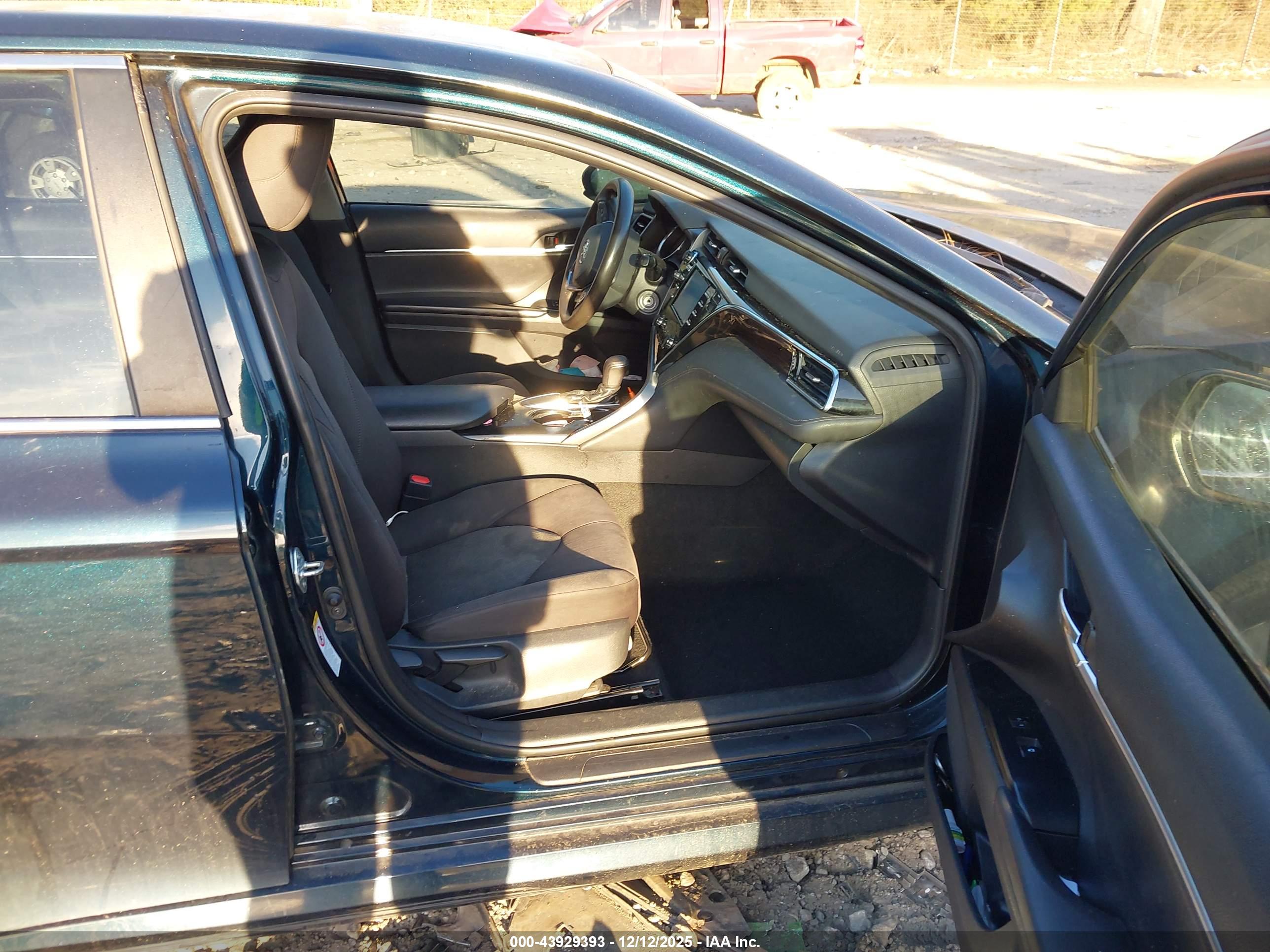 TOYOTA CAMRY image 5
