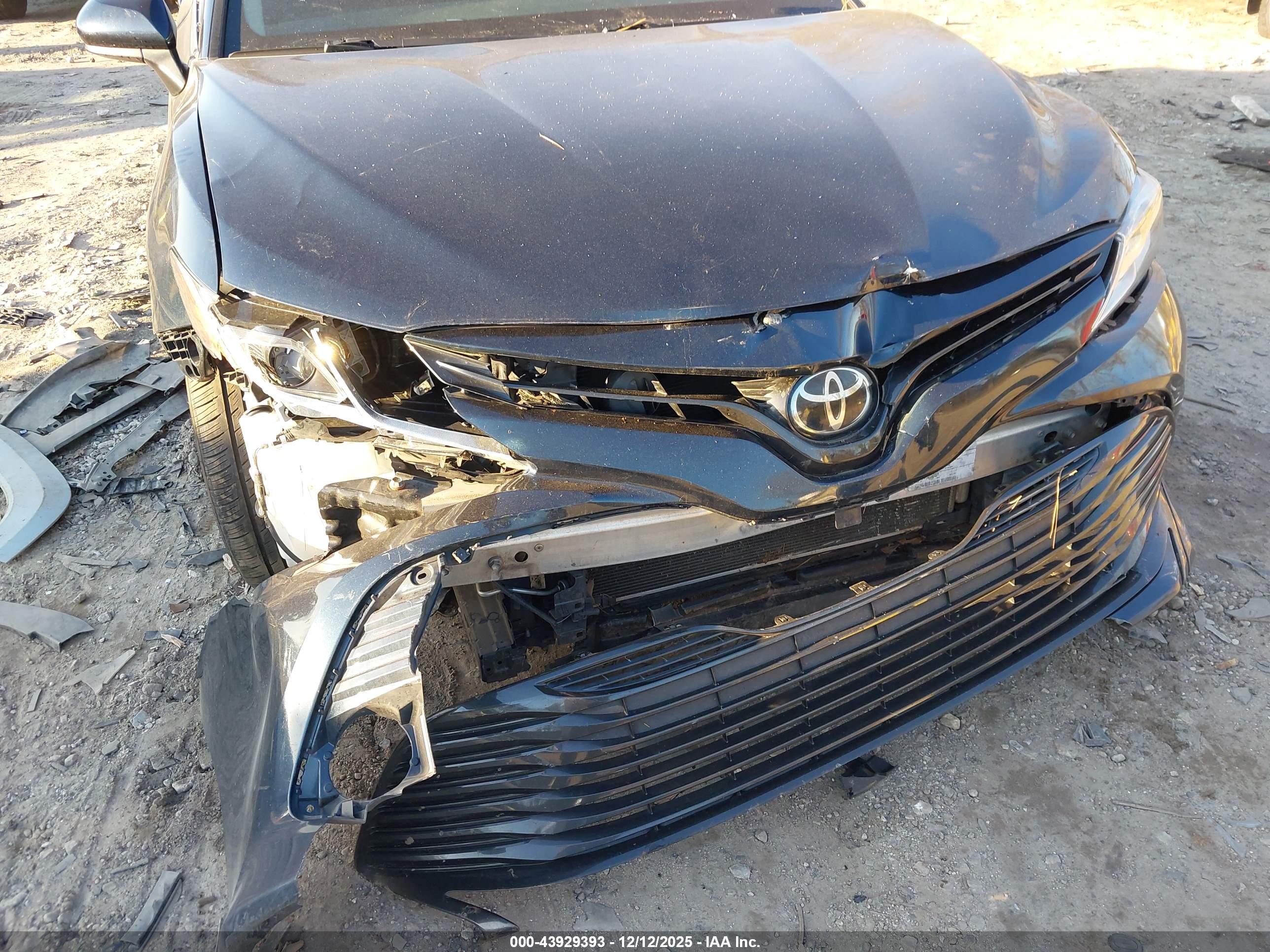 TOYOTA CAMRY image 6
