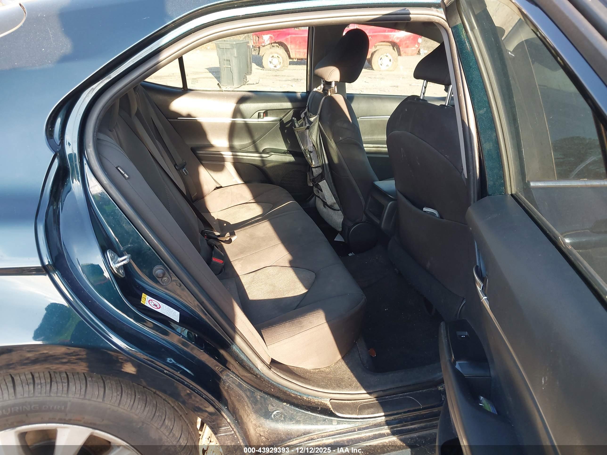 TOYOTA CAMRY image 8