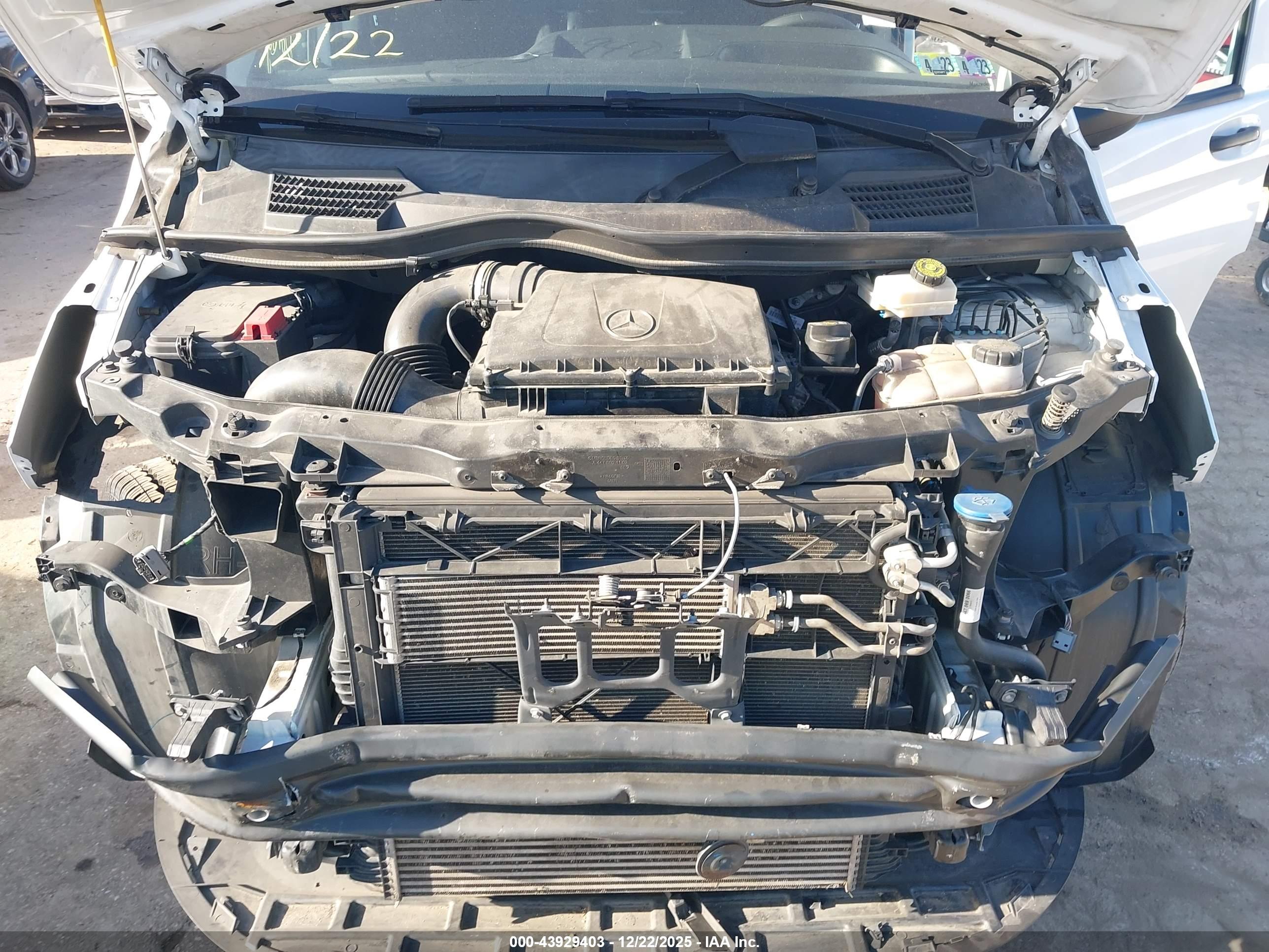 MERCEDES-BENZ METRIS image 10
