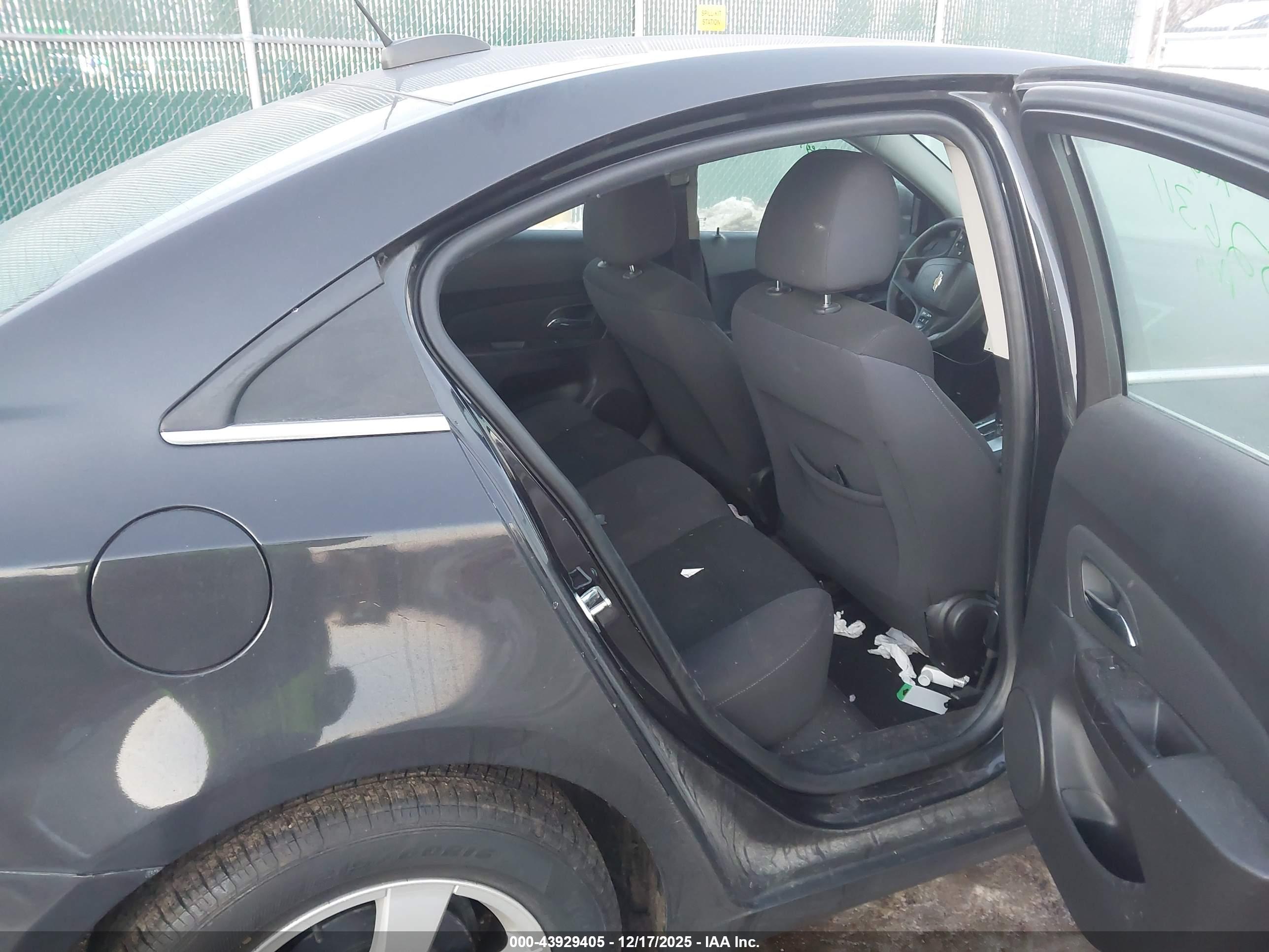 CHEVROLET CRUZE image 8