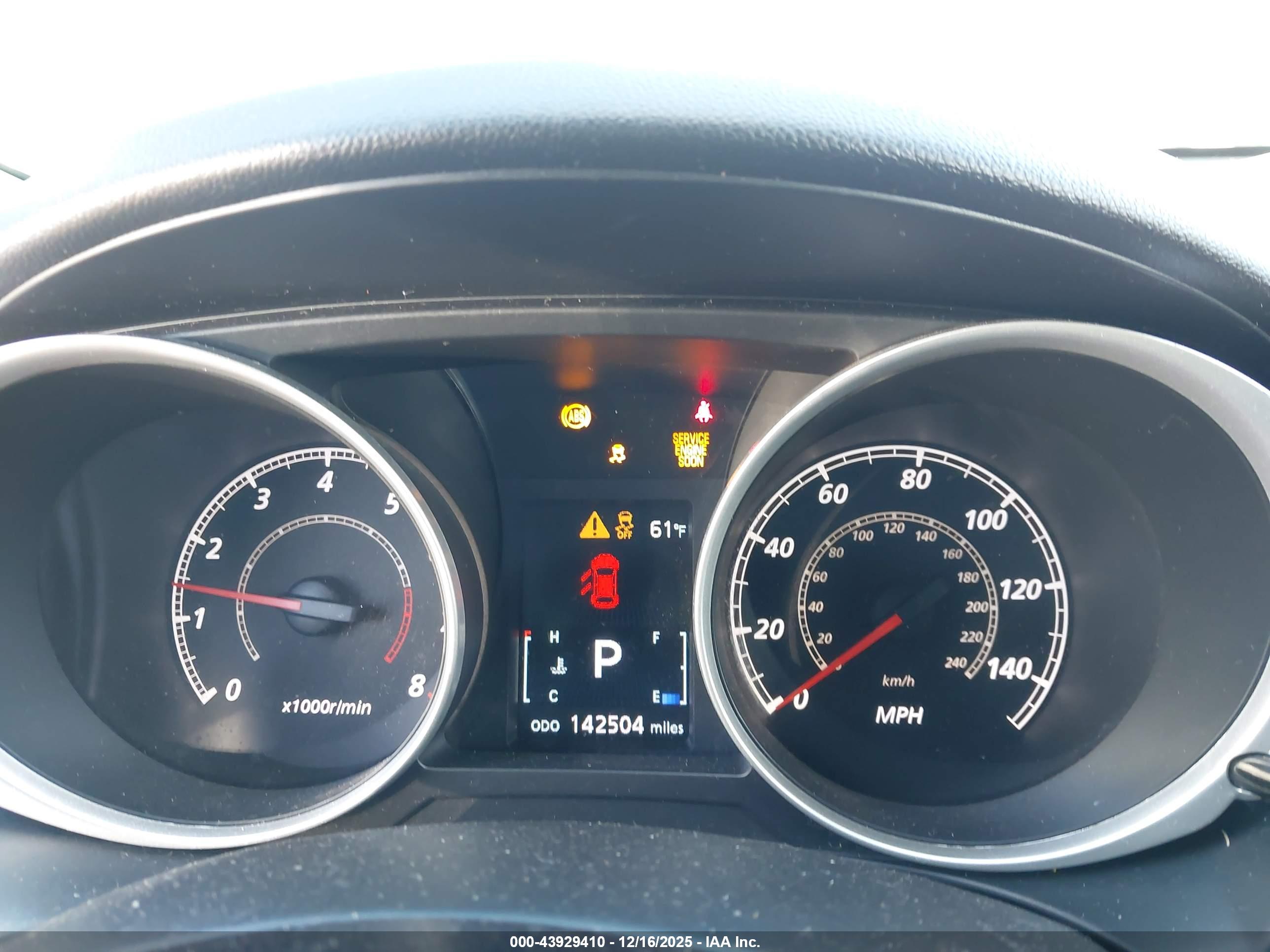 MITSUBISHI OUTLANDER image 7