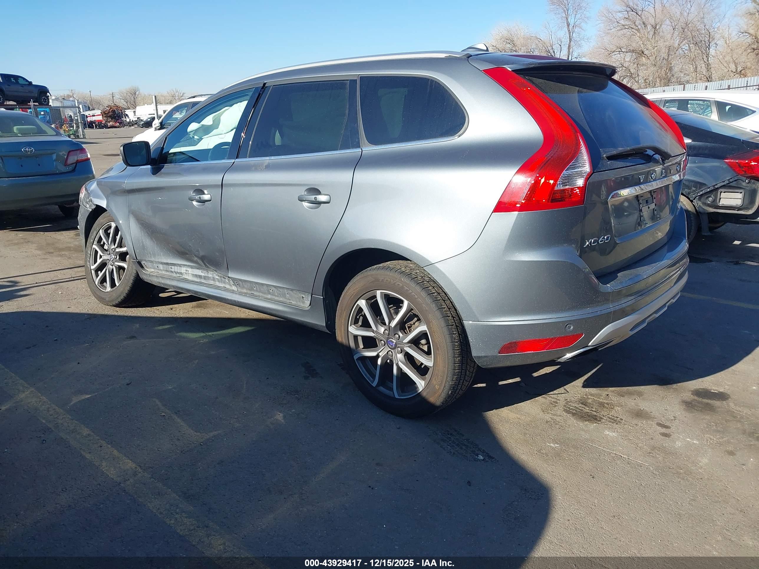 VOLVO XC60 image 3
