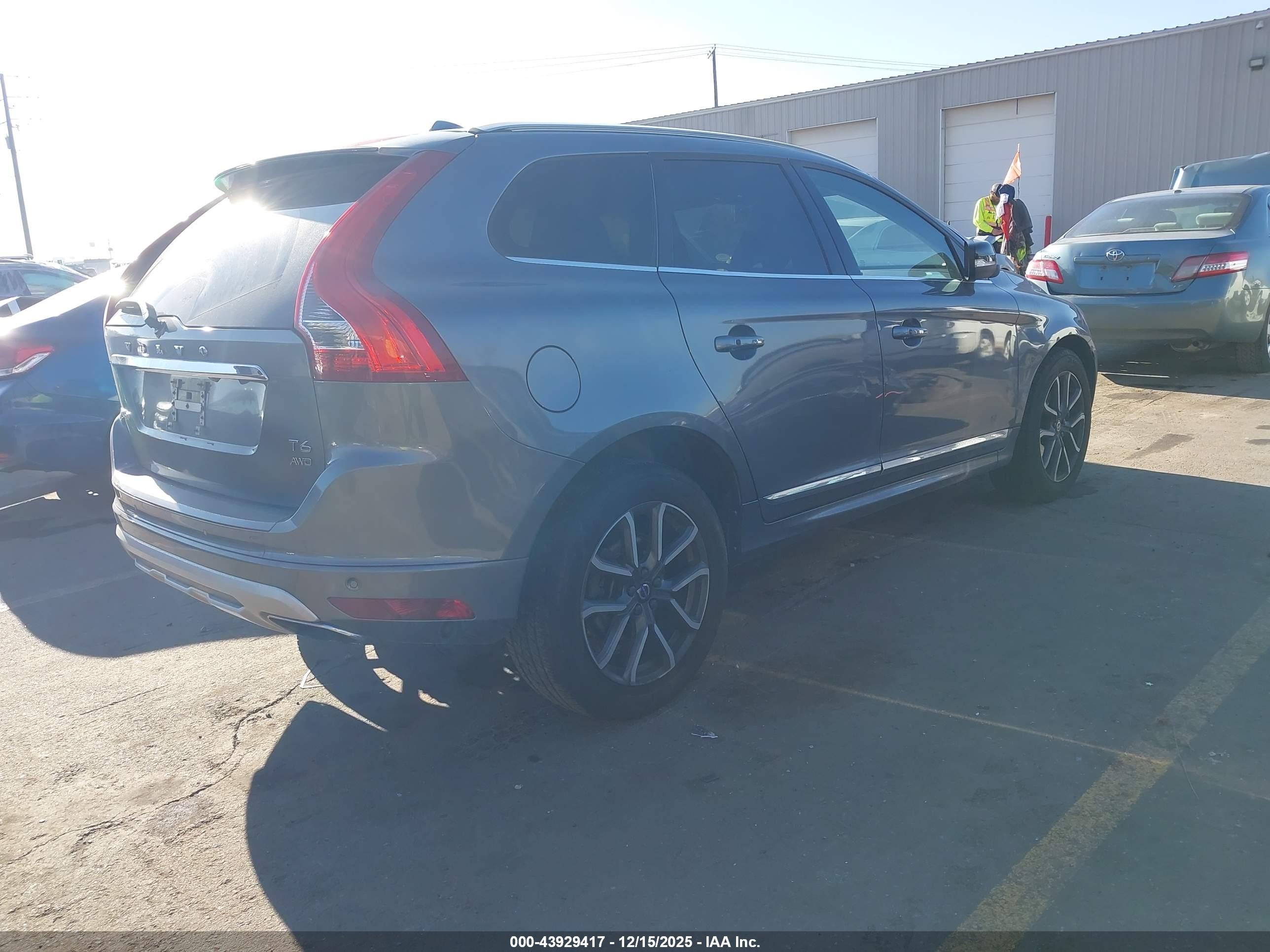 VOLVO XC60 image 4
