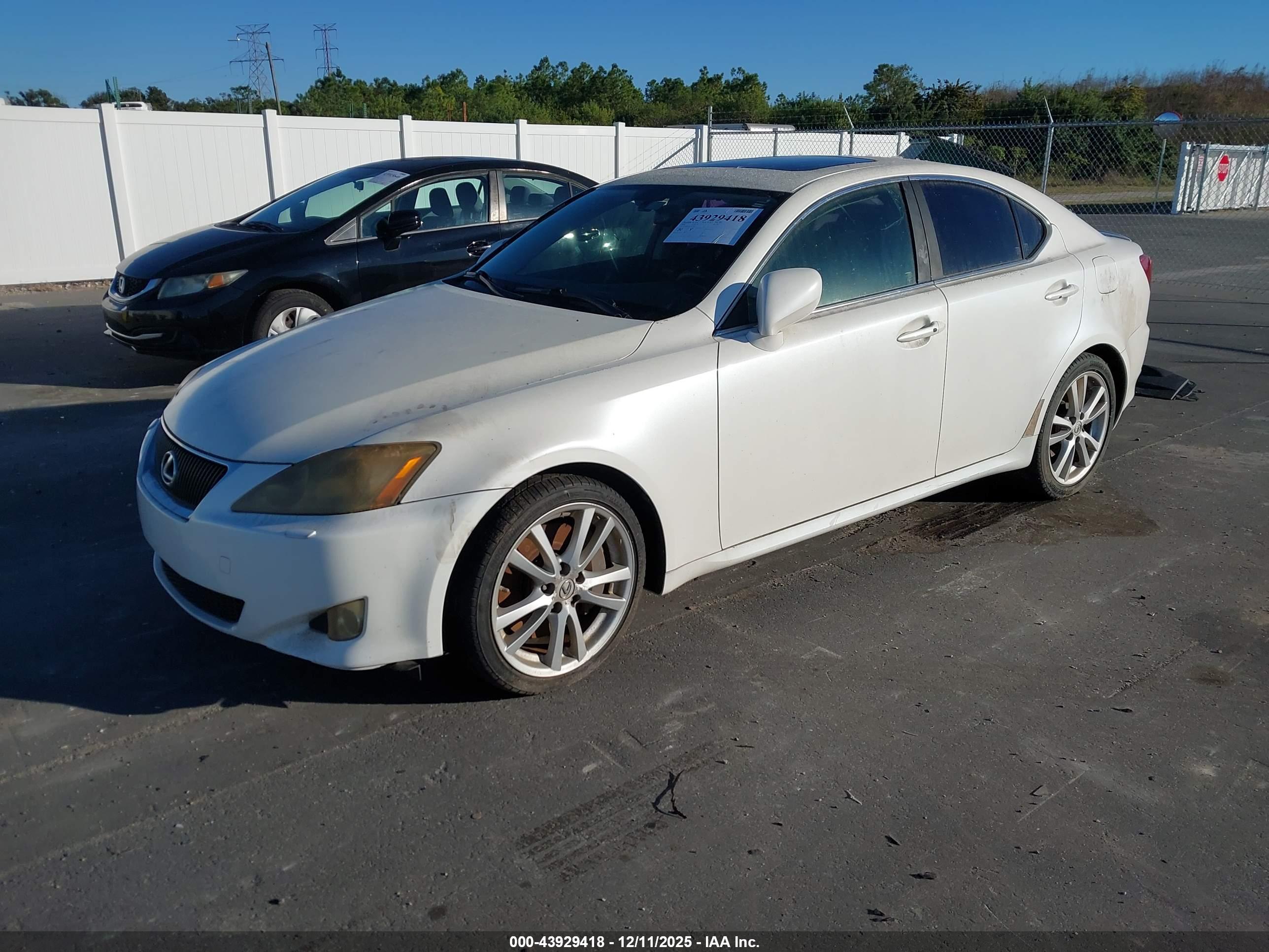 LEXUS IS image 2