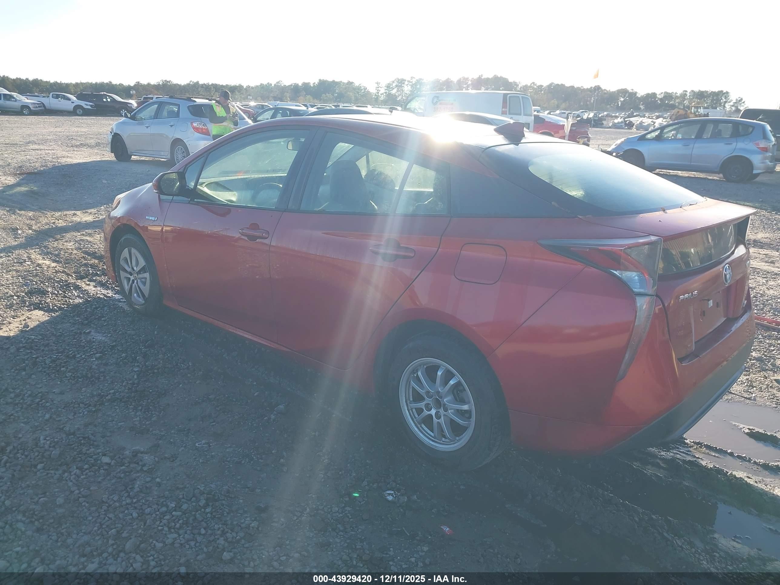TOYOTA PRIUS image 3