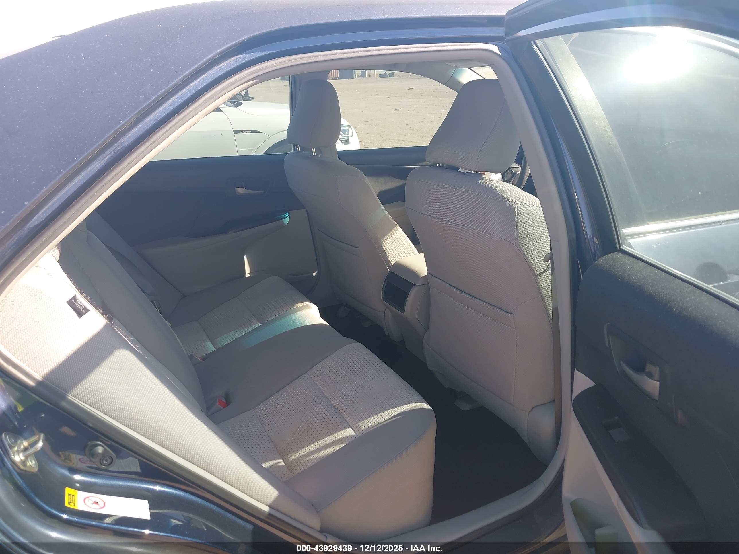 TOYOTA CAMRY image 8