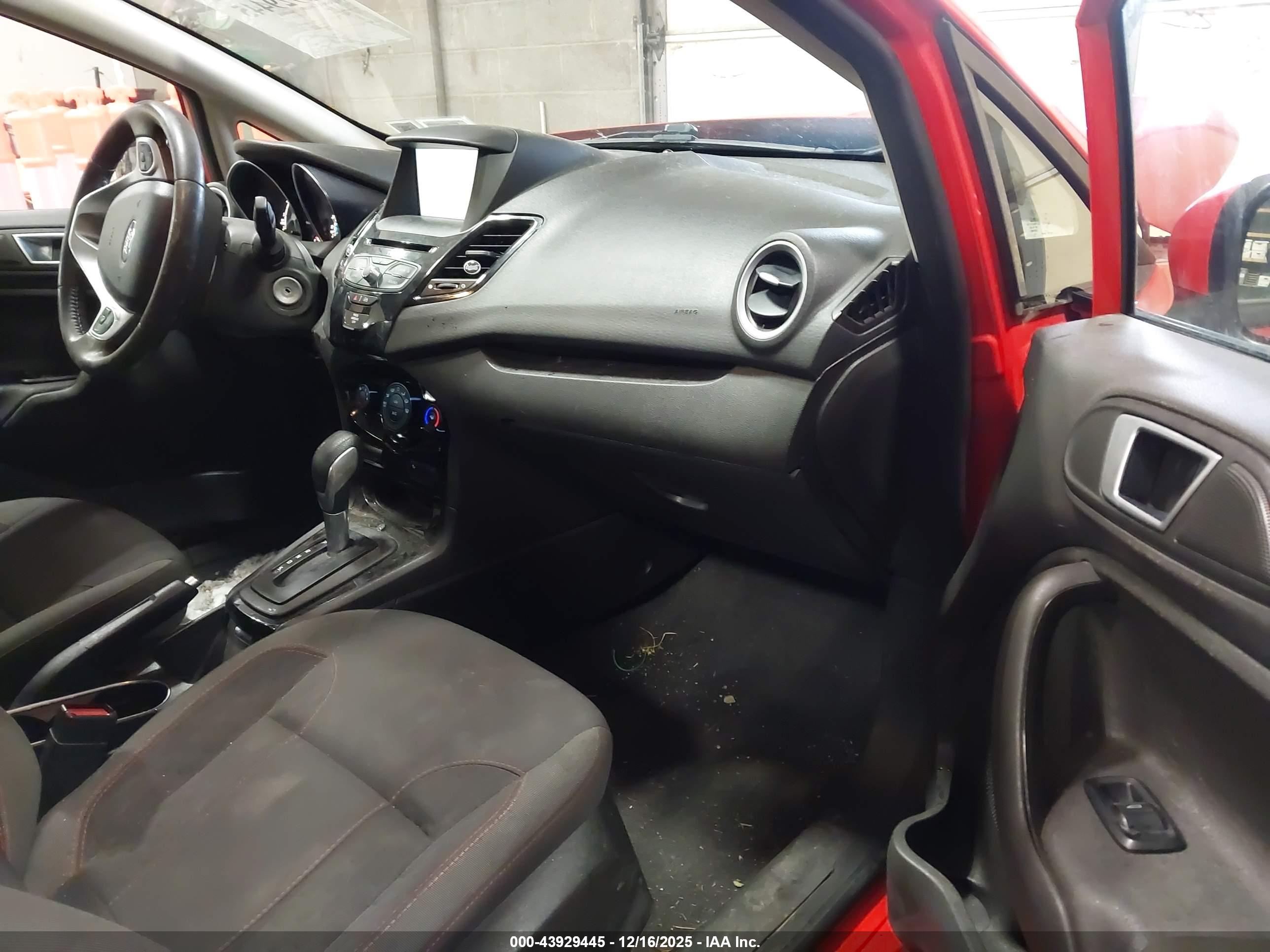 FORD FIESTA image 5