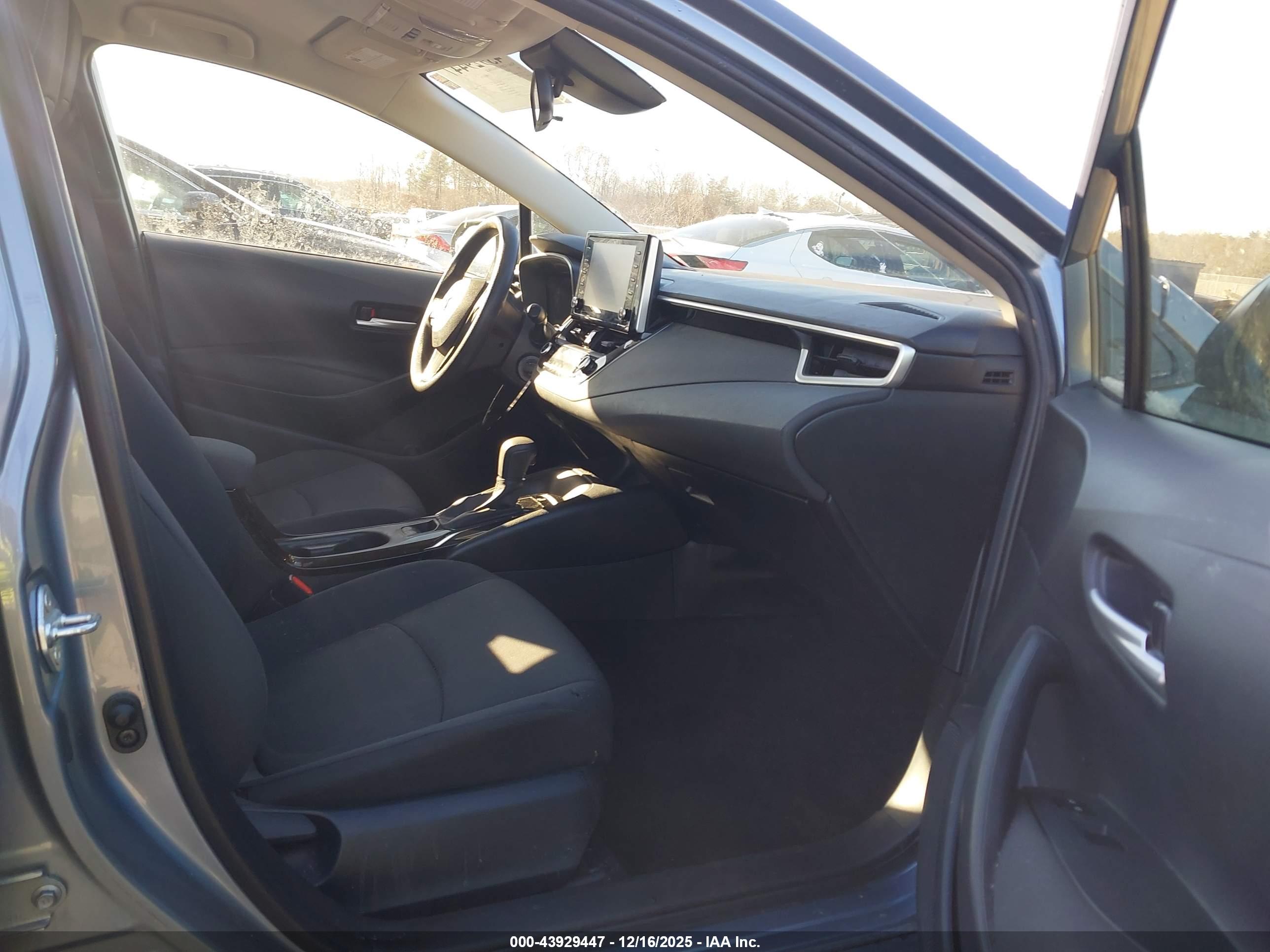 TOYOTA COROLLA image 5