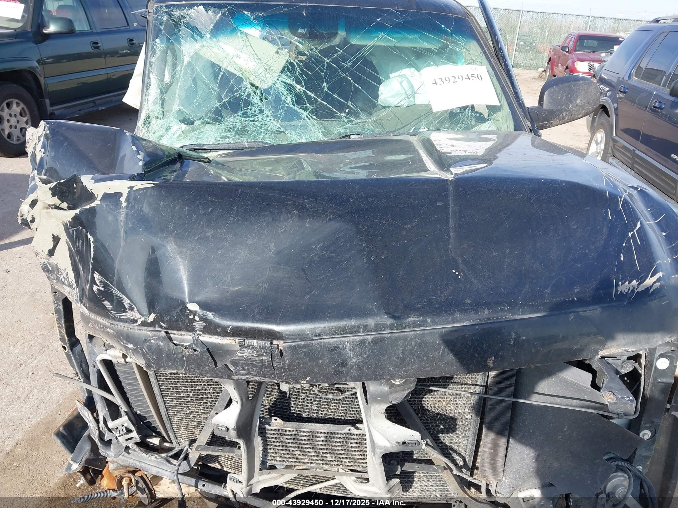CHEVROLET SILVERADO image 10