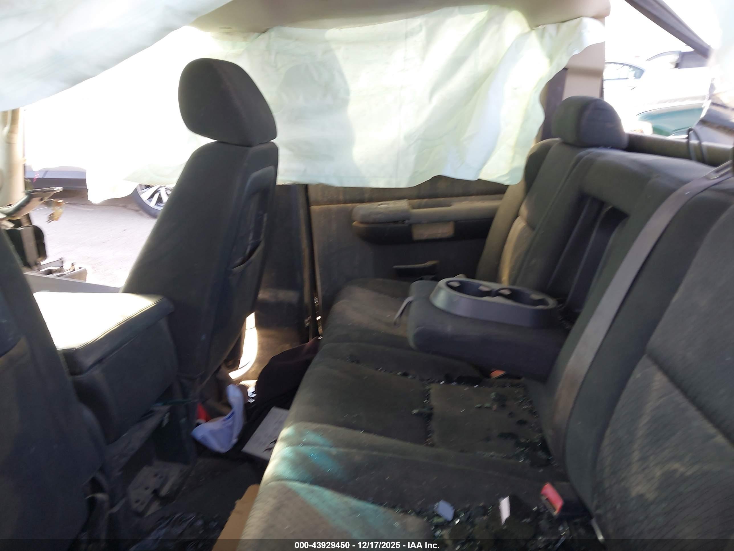 CHEVROLET SILVERADO image 8