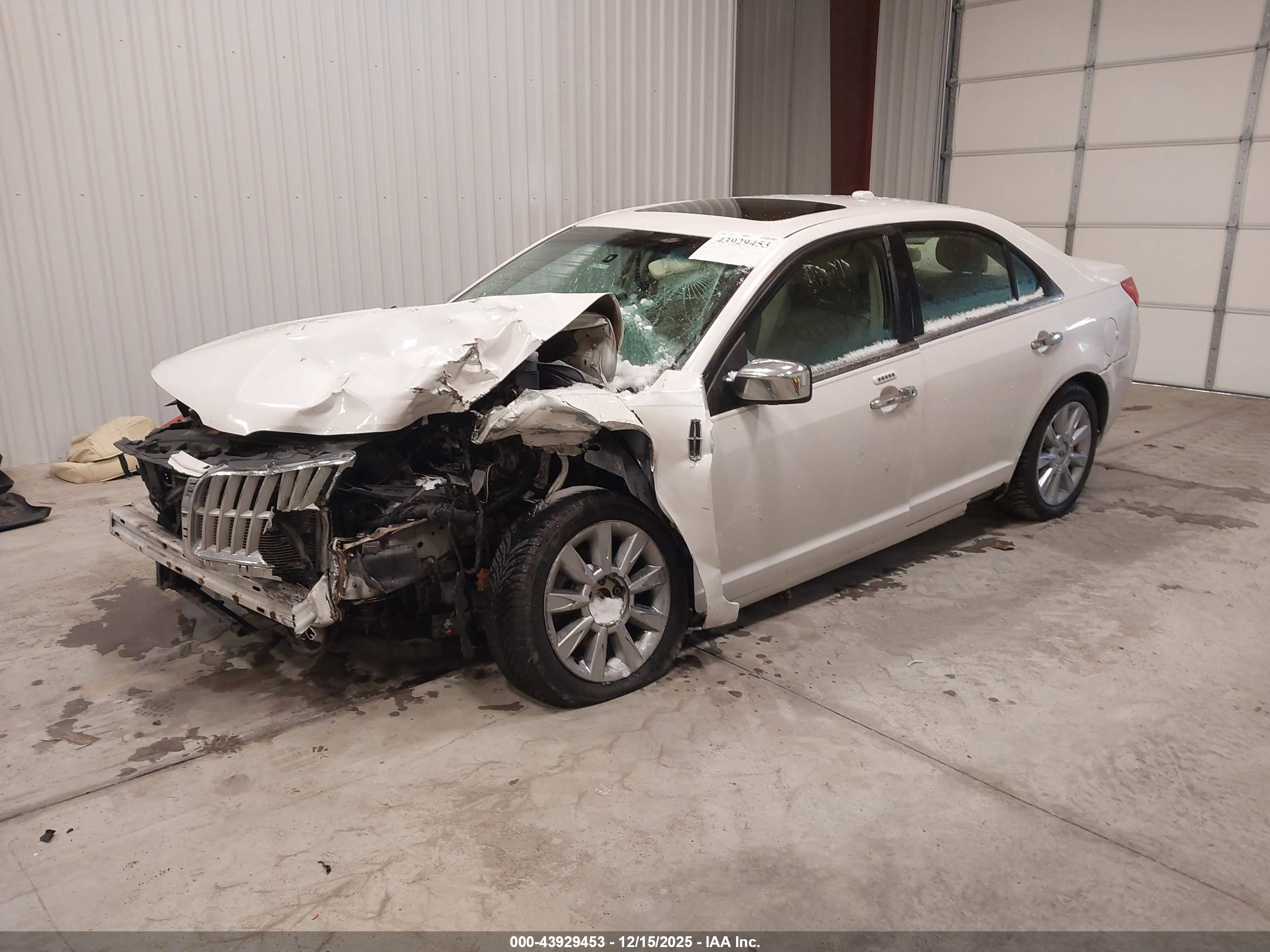 LINCOLN MKZ image 2