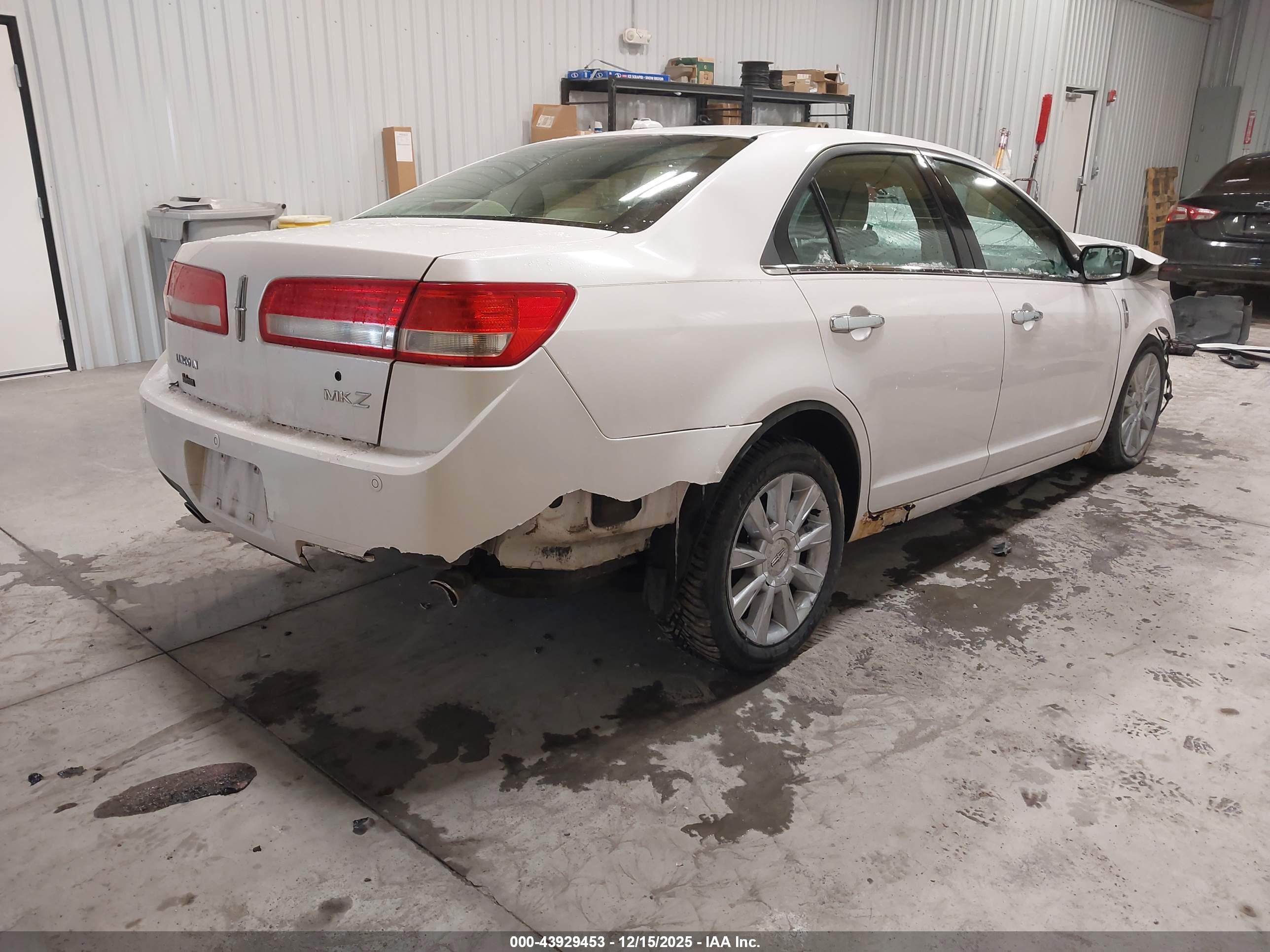LINCOLN MKZ image 4