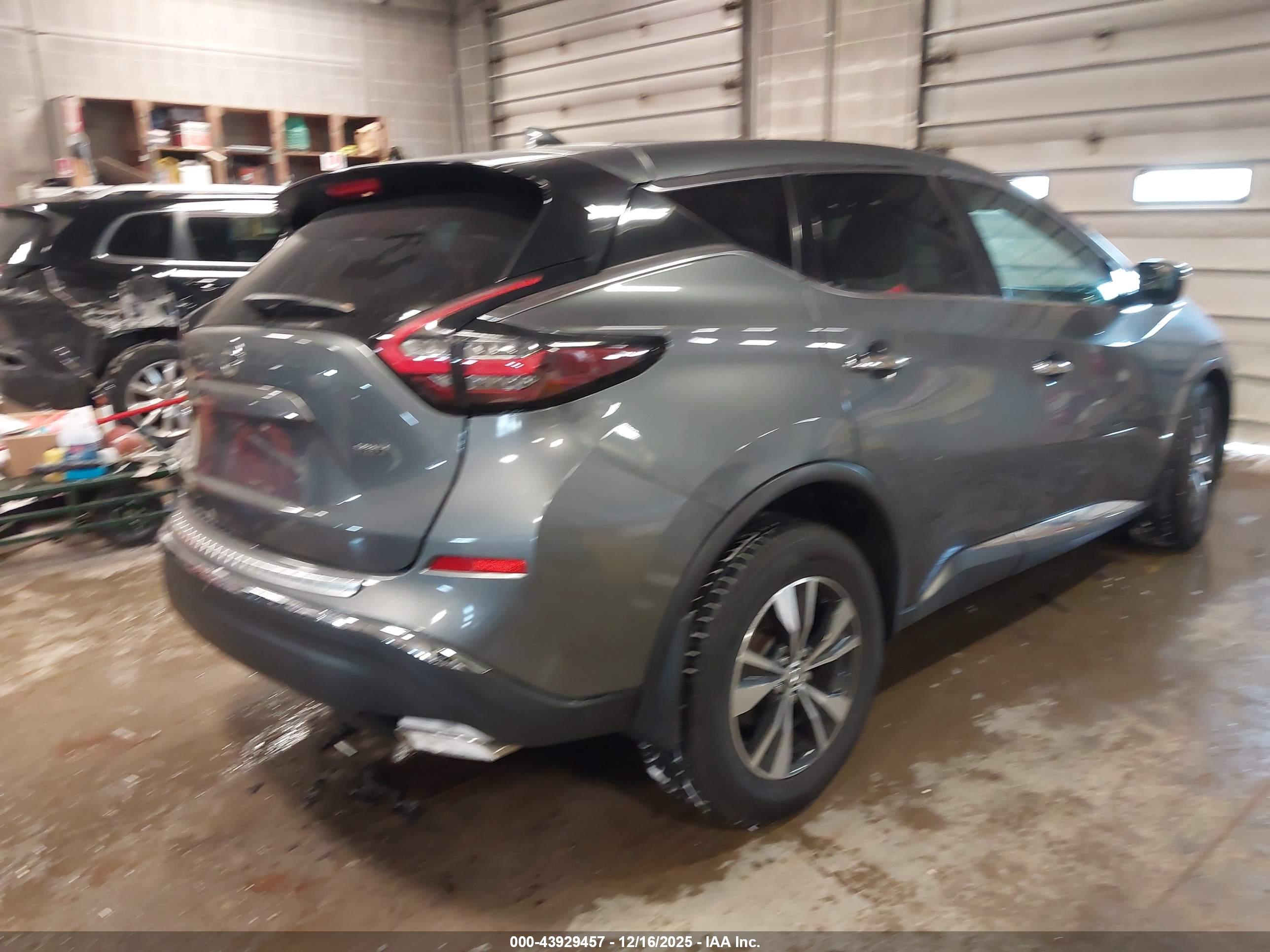 NISSAN MURANO image 4