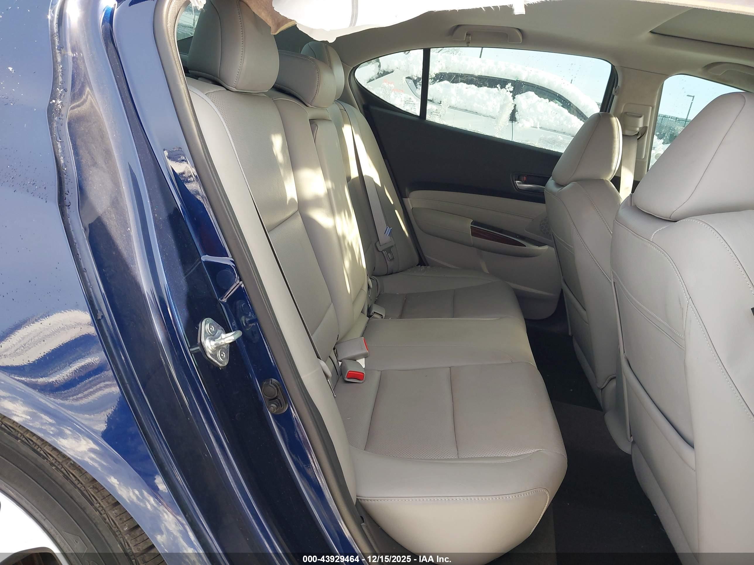 ACURA TLX image 8