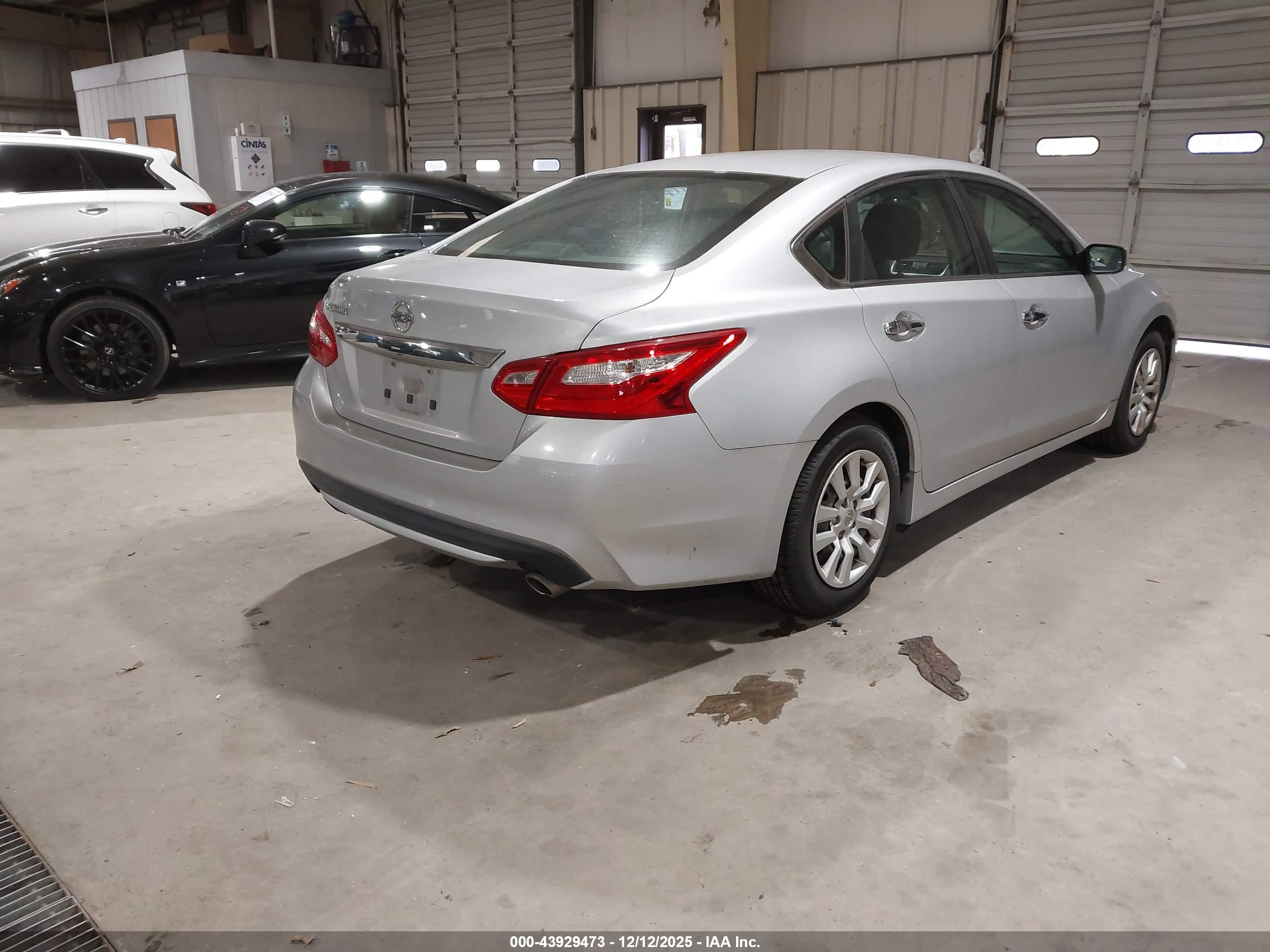 NISSAN ALTIMA image 4