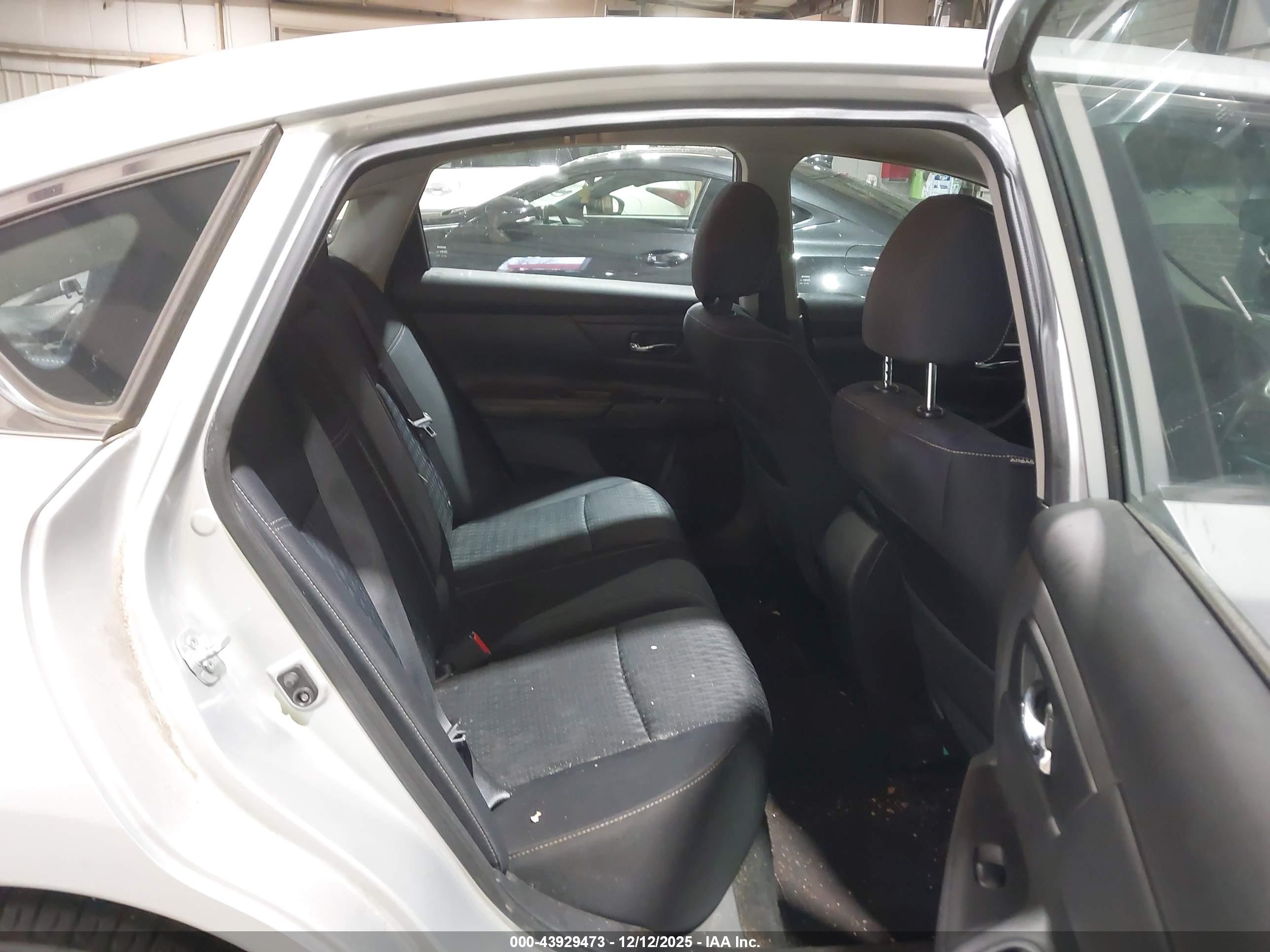 NISSAN ALTIMA image 8