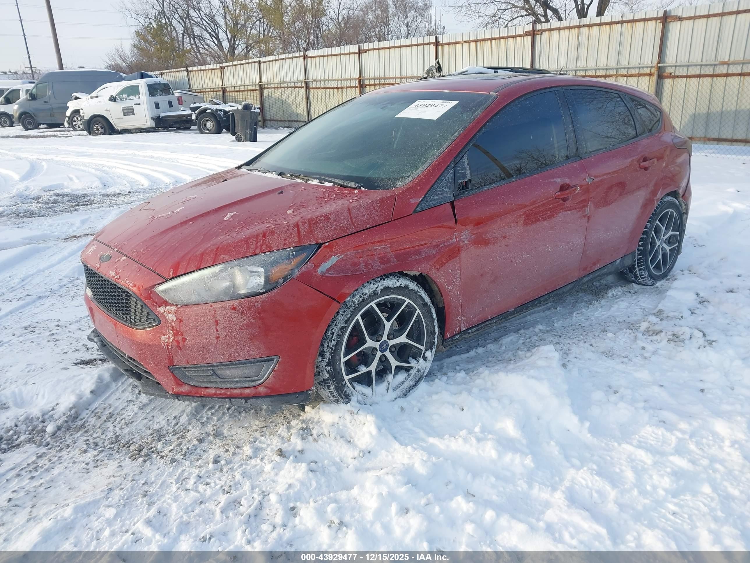 FORD FOCUS image 2