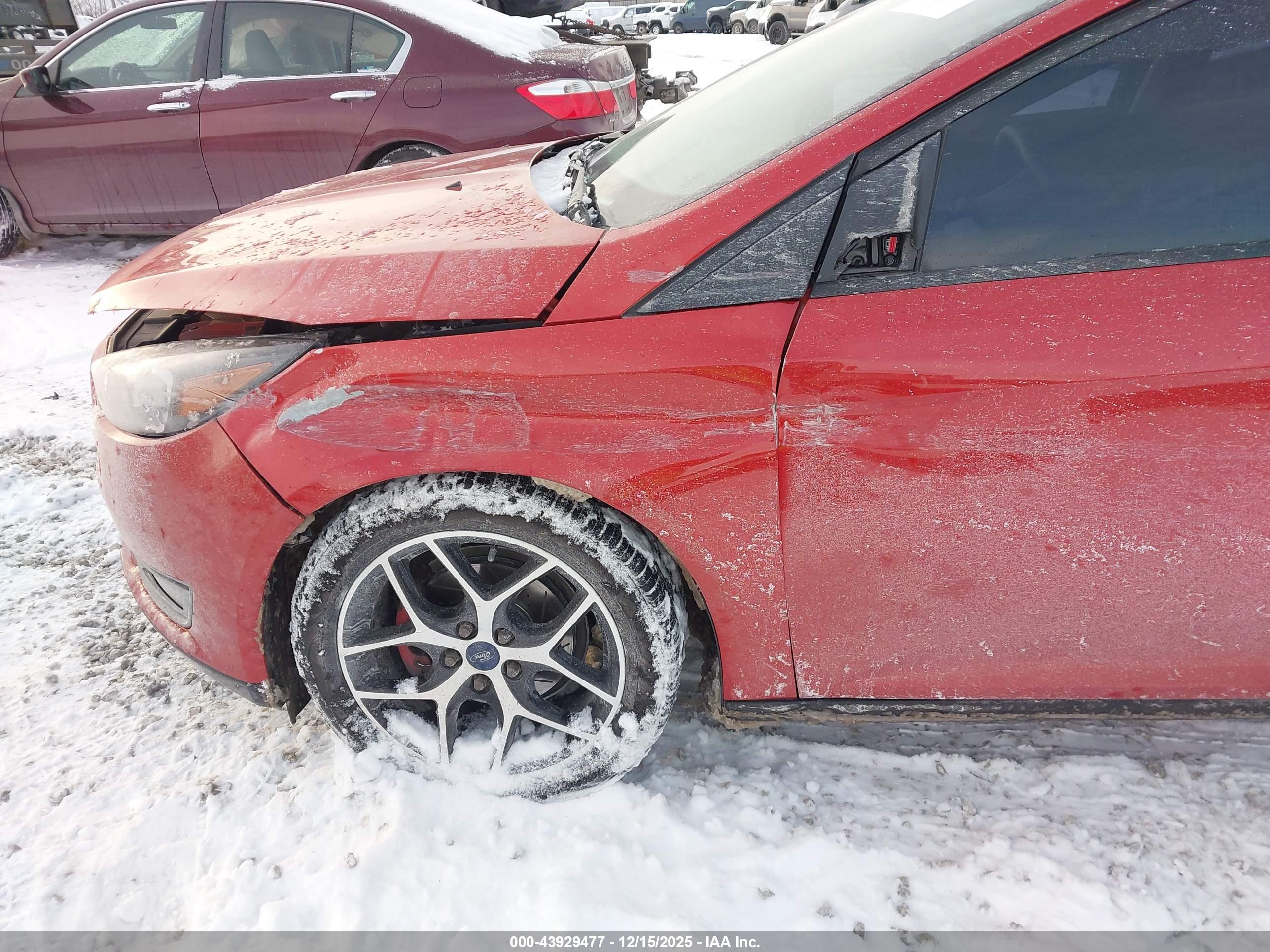 FORD FOCUS image 6