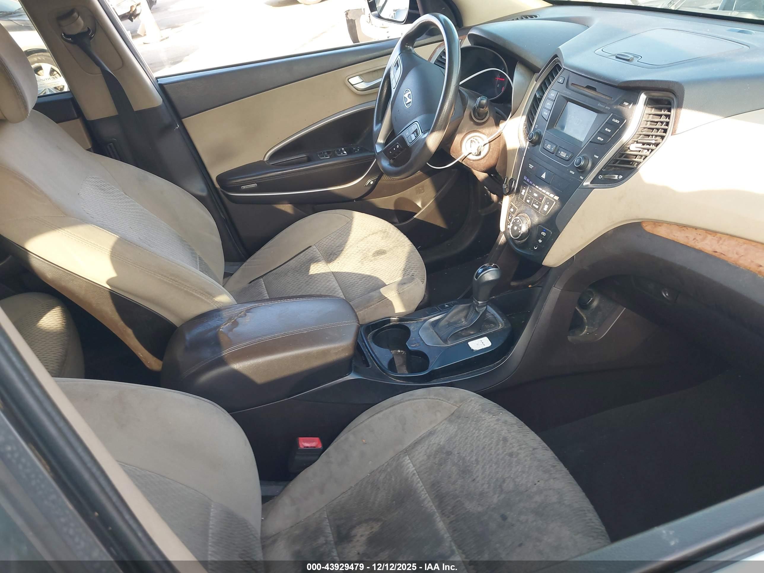 HYUNDAI SANTA image 5