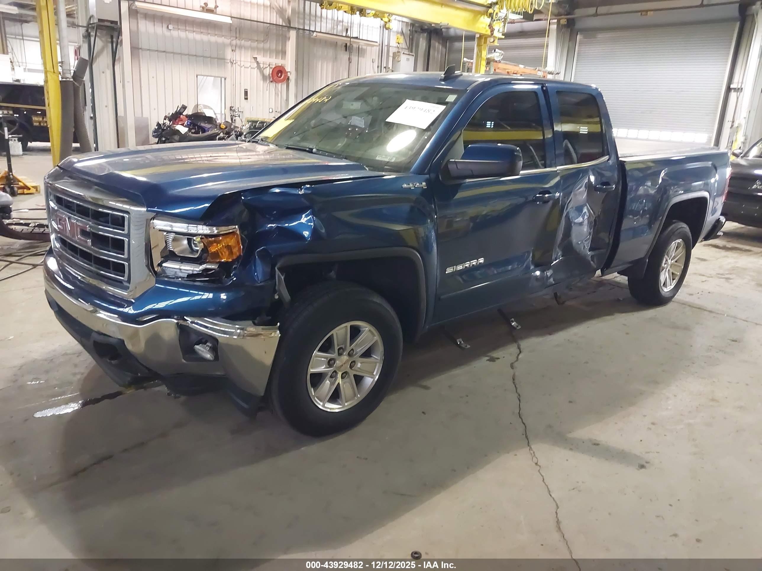 GMC SIERRA image 2