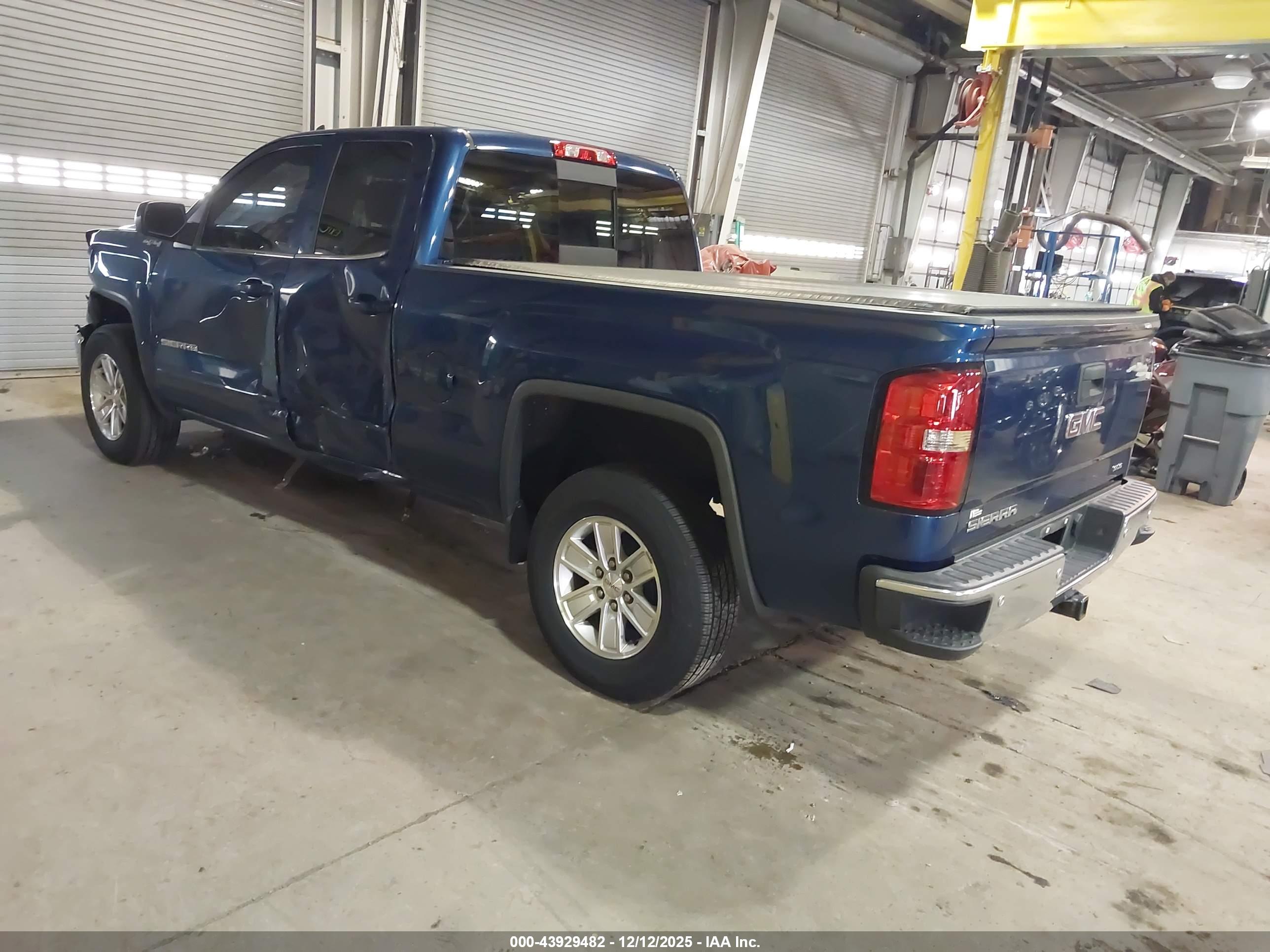 GMC SIERRA image 3