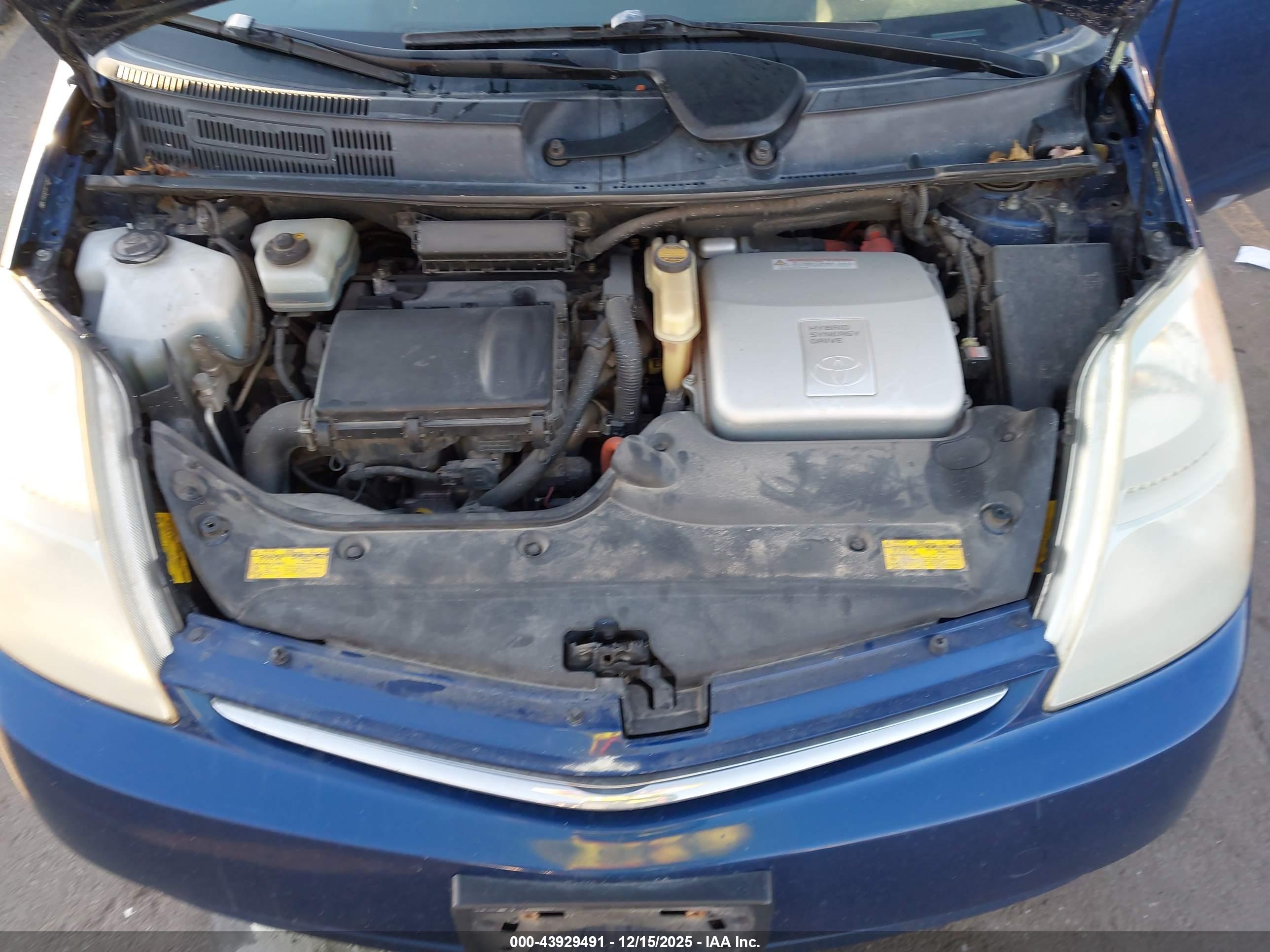 TOYOTA PRIUS image 10