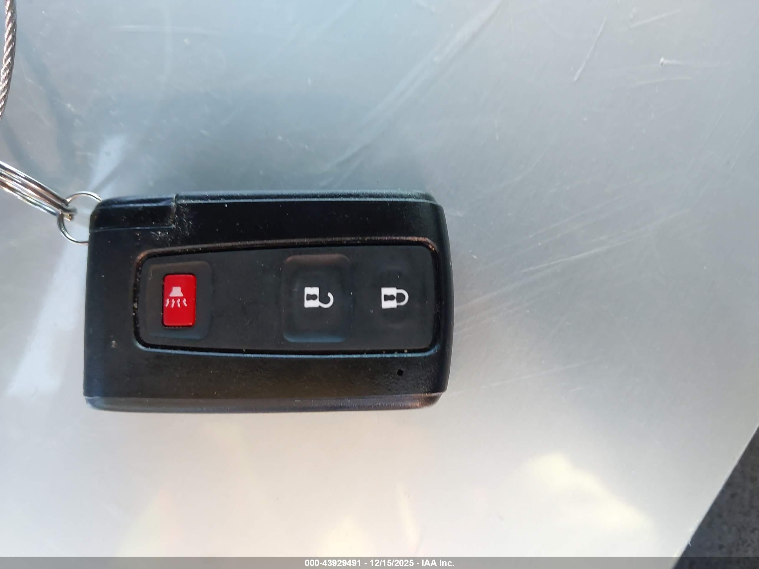 TOYOTA PRIUS image 11