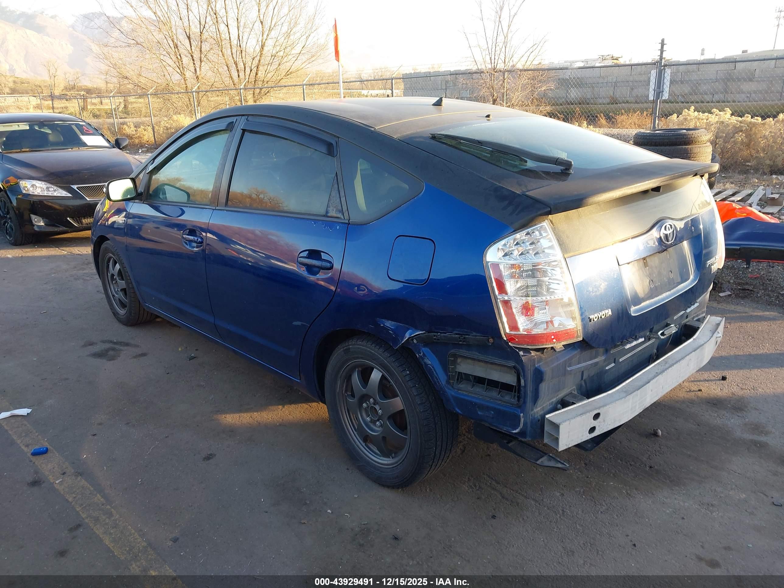 TOYOTA PRIUS image 3