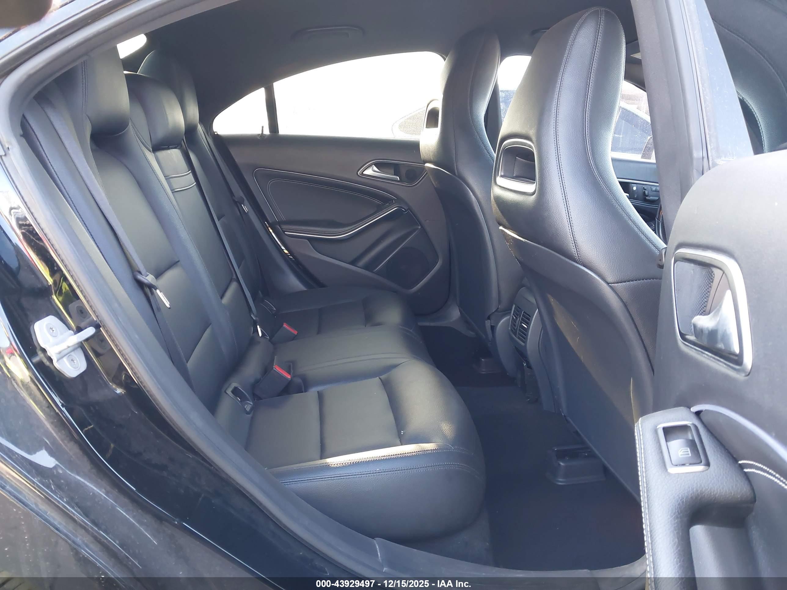 MERCEDES-BENZ CLA image 8