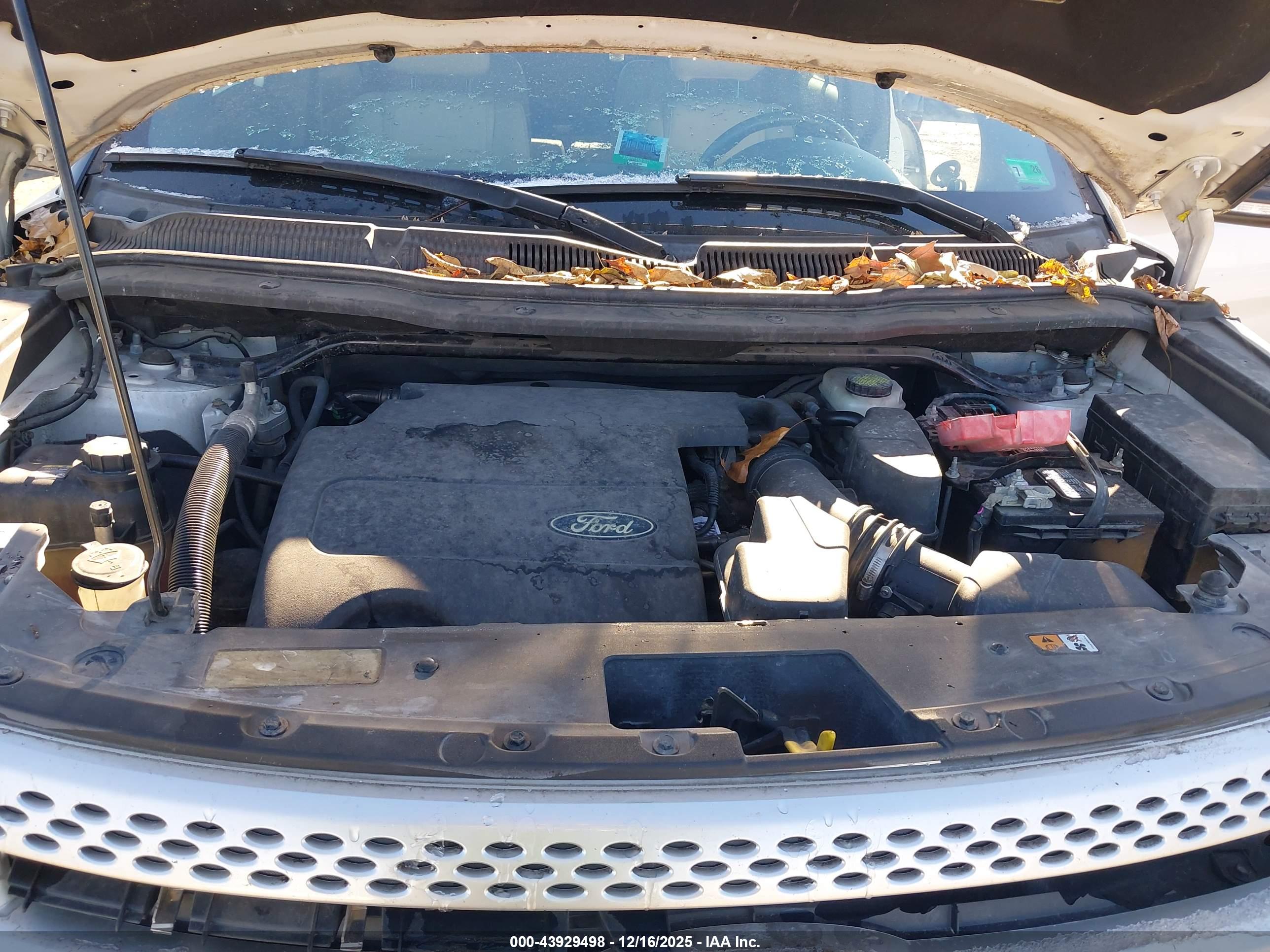 FORD EXPLORER image 10
