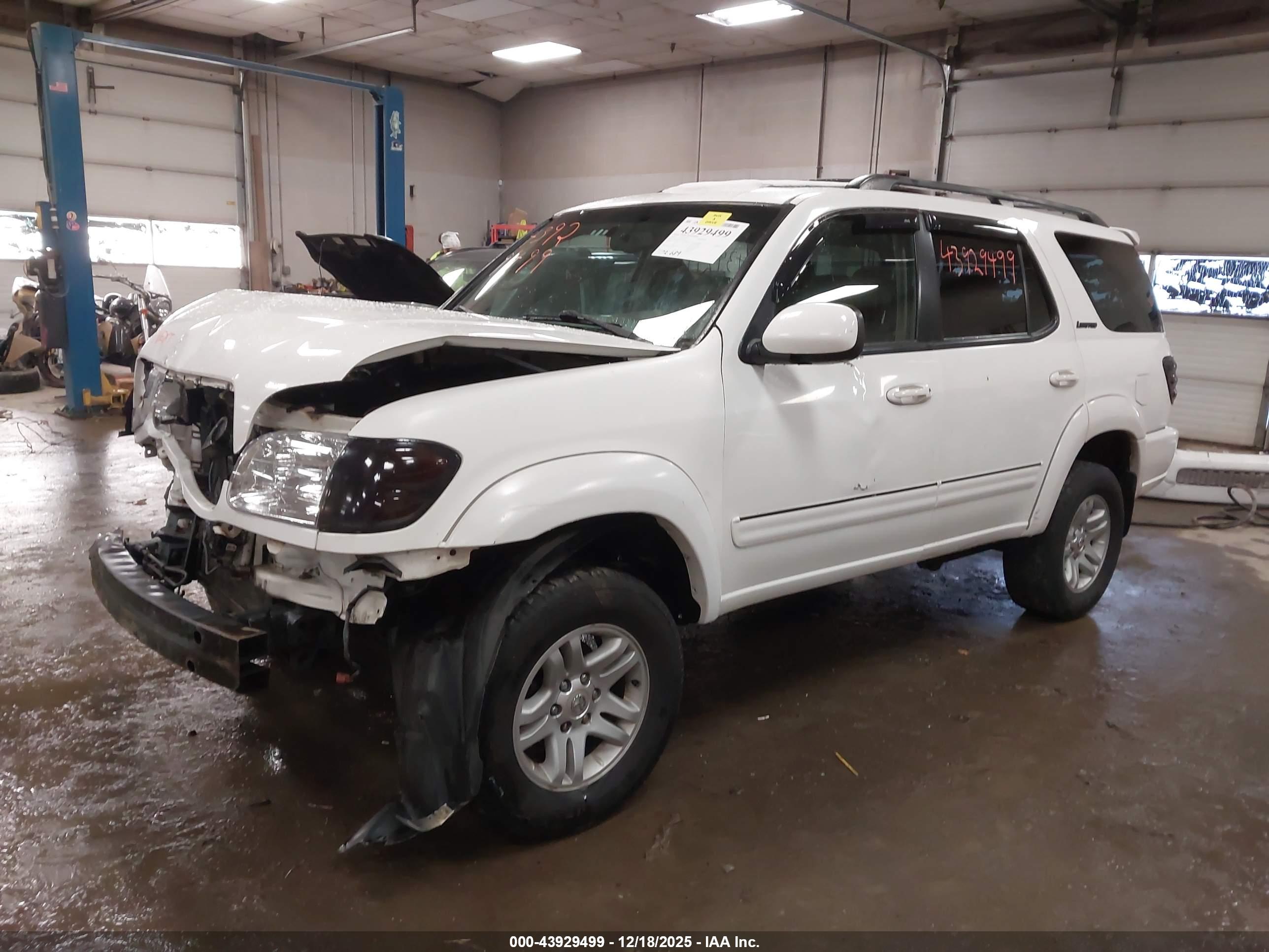 TOYOTA SEQUOIA image 2