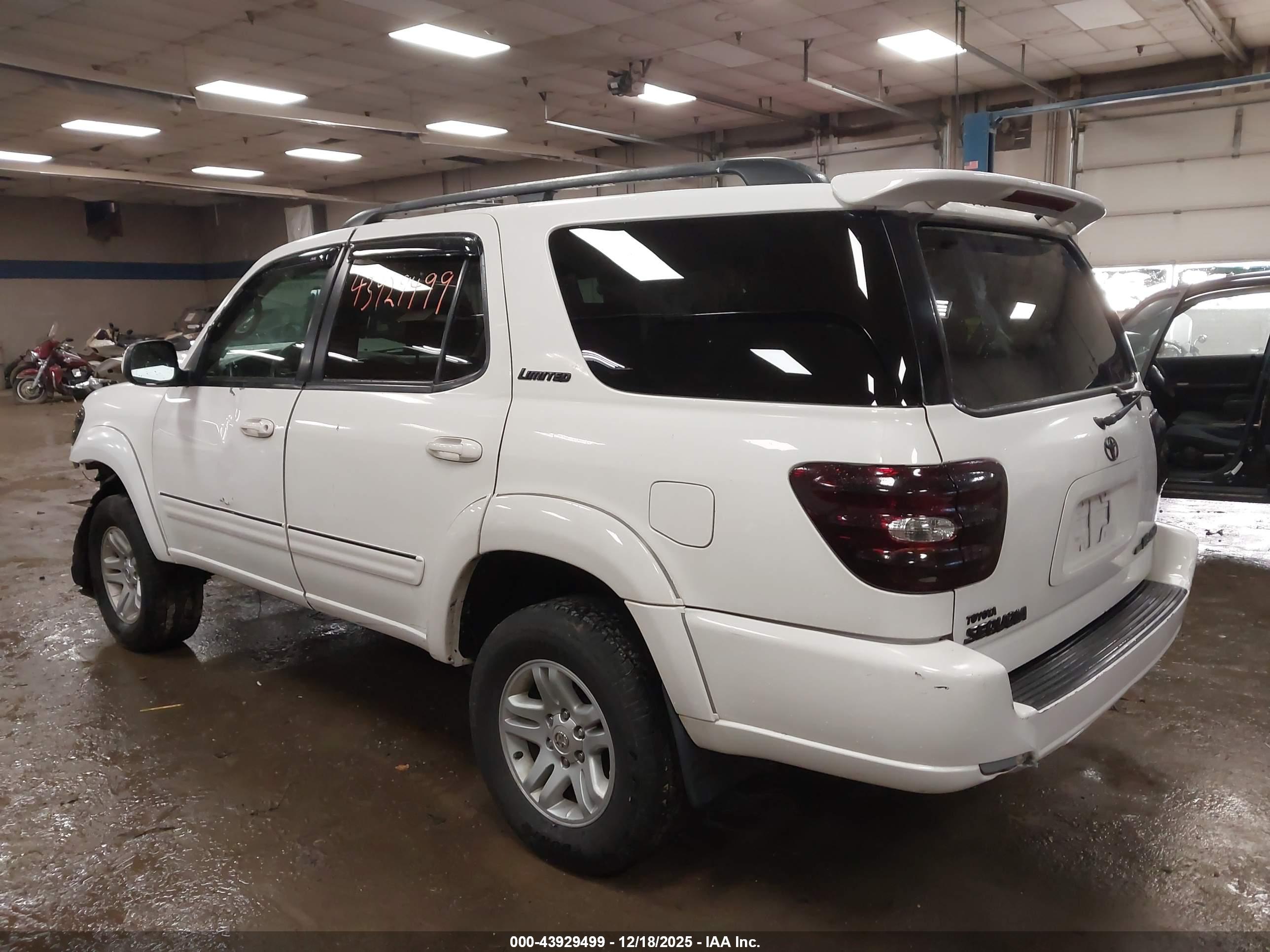 TOYOTA SEQUOIA image 3