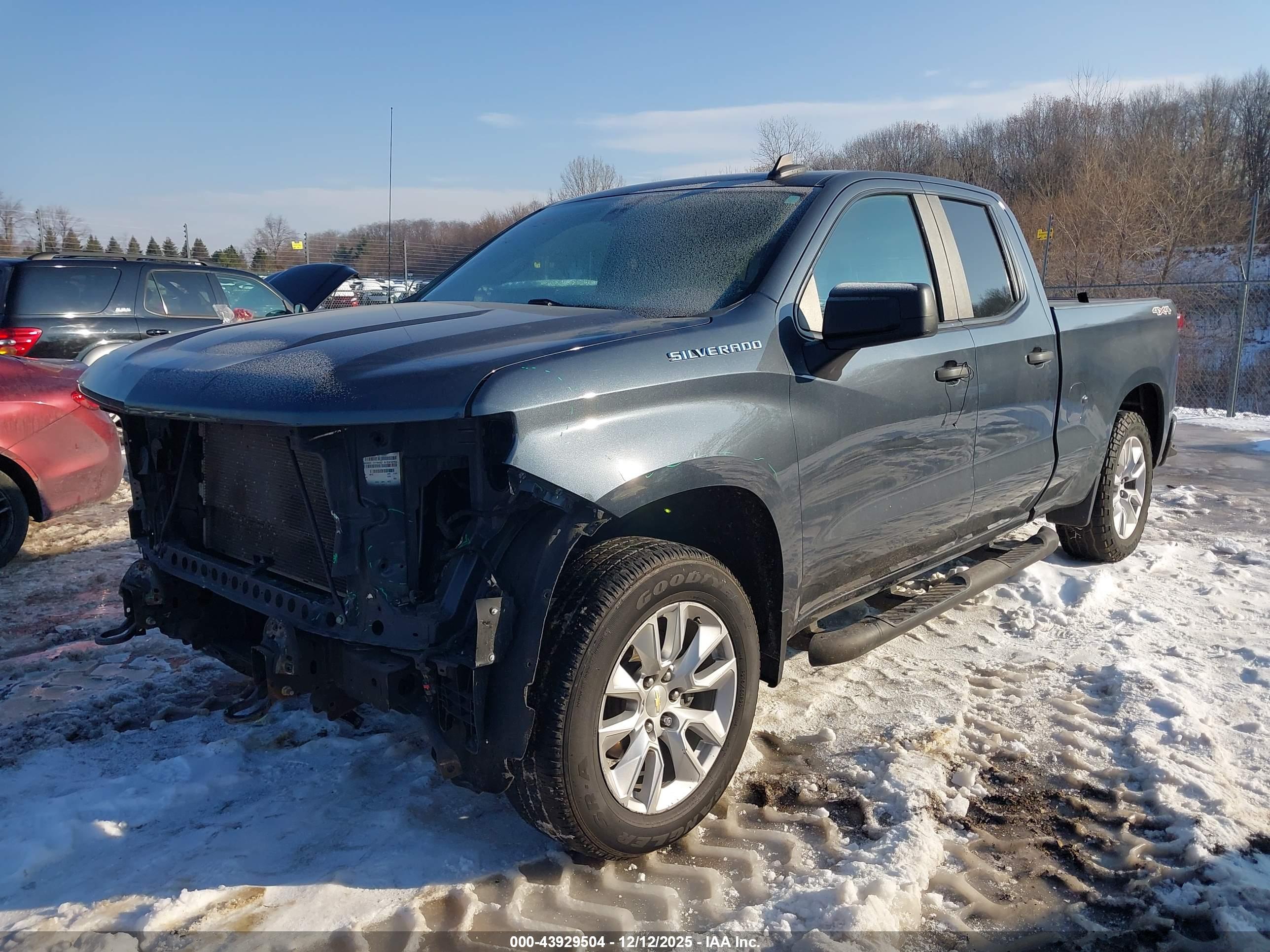 CHEVROLET SILVERADO image 2