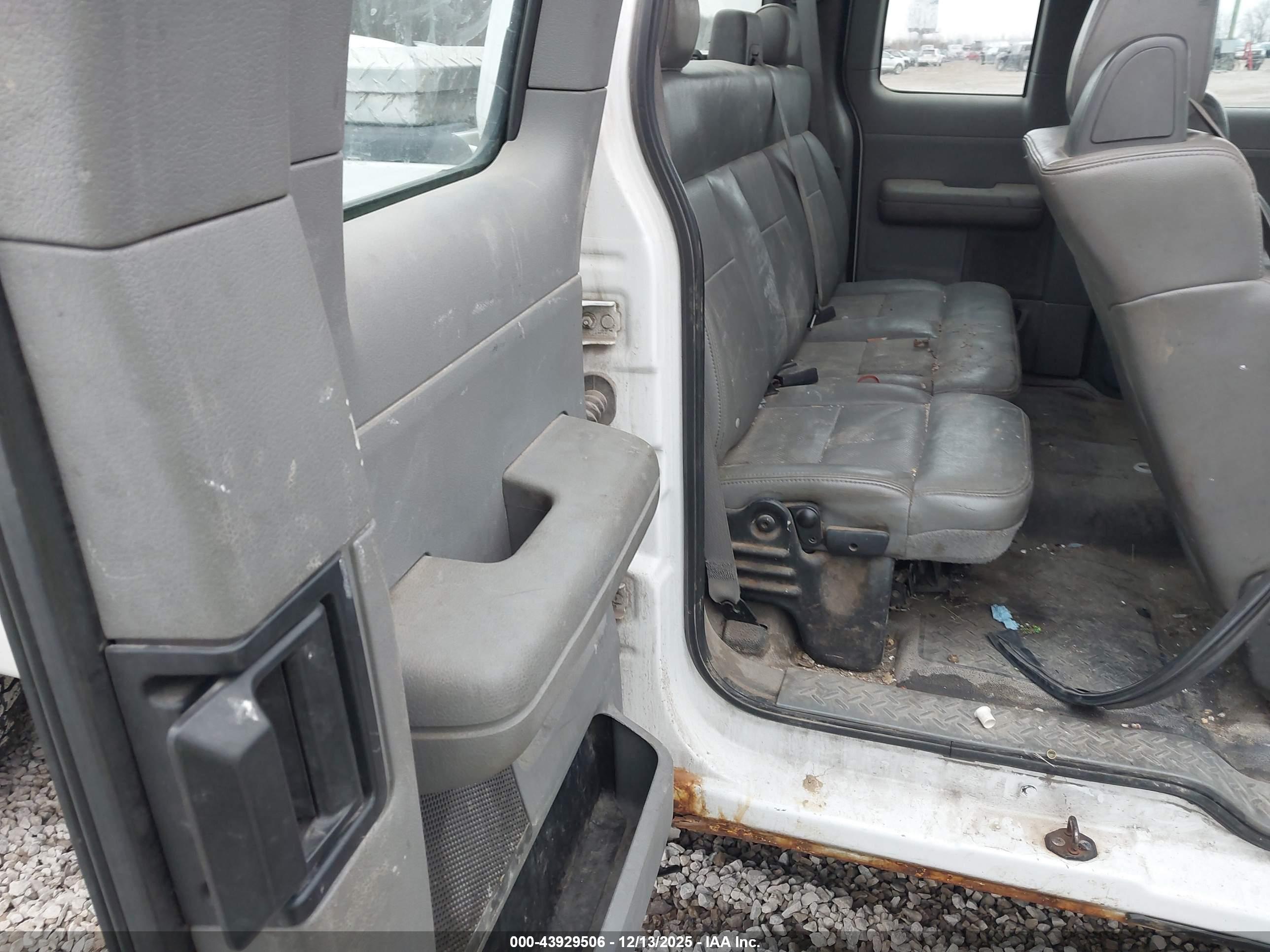 FORD F-150 image 8