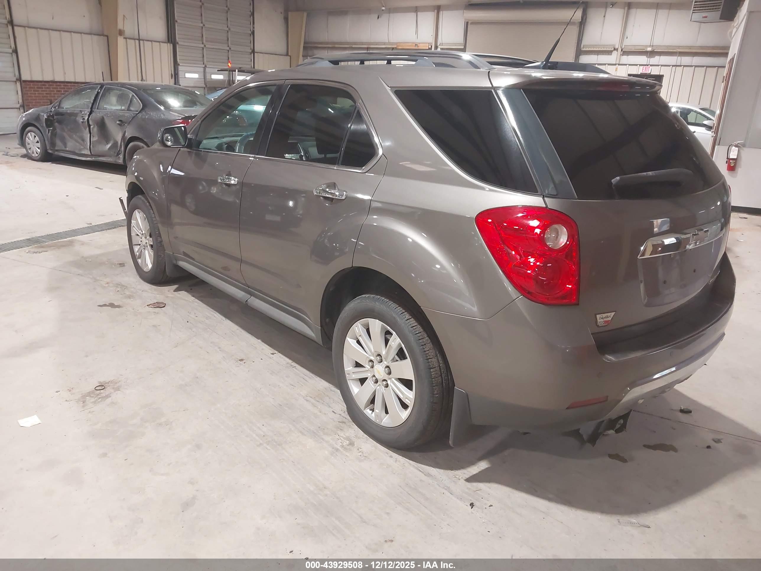 CHEVROLET EQUINOX image 3
