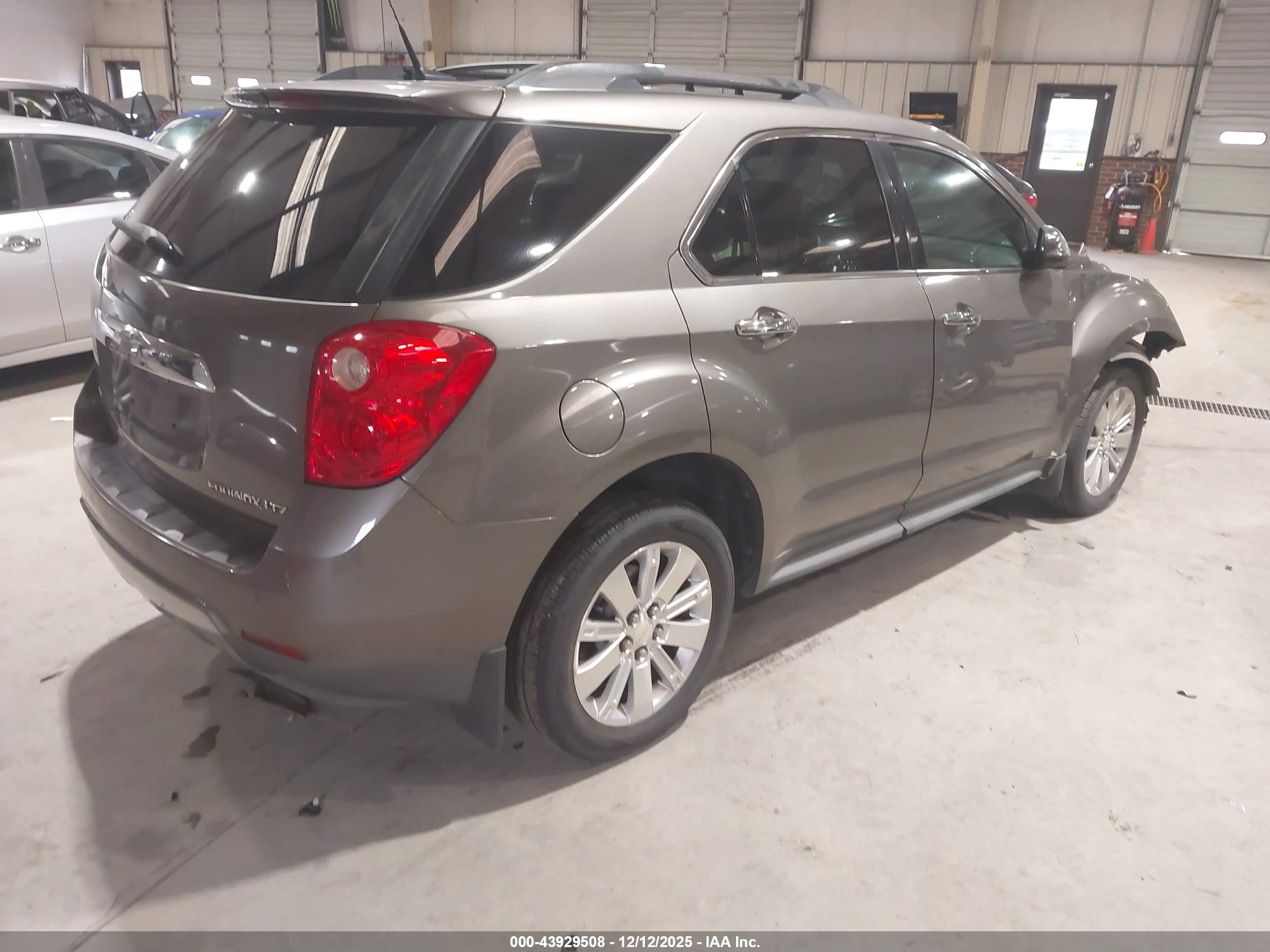 CHEVROLET EQUINOX image 4