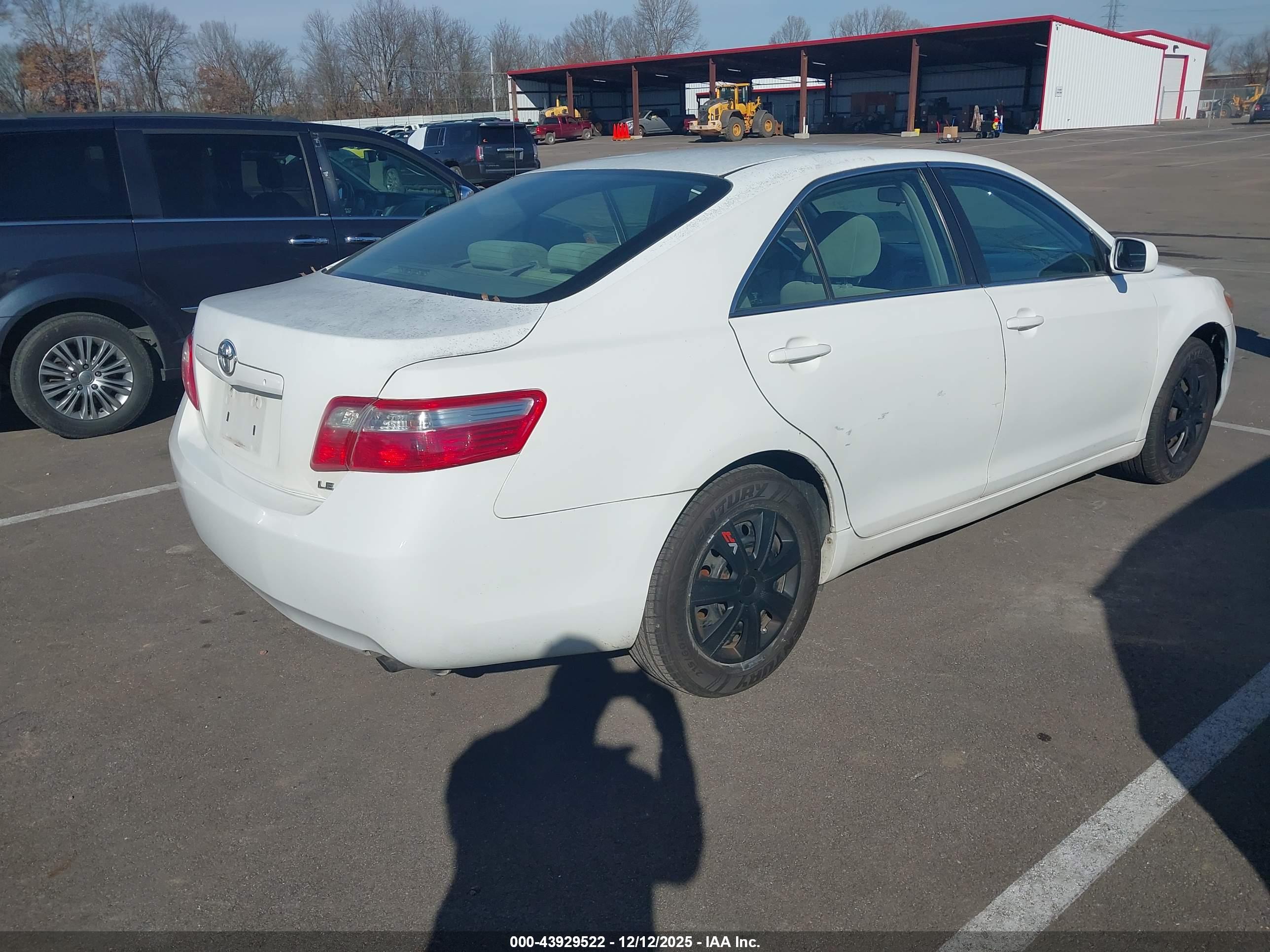 TOYOTA CAMRY image 4