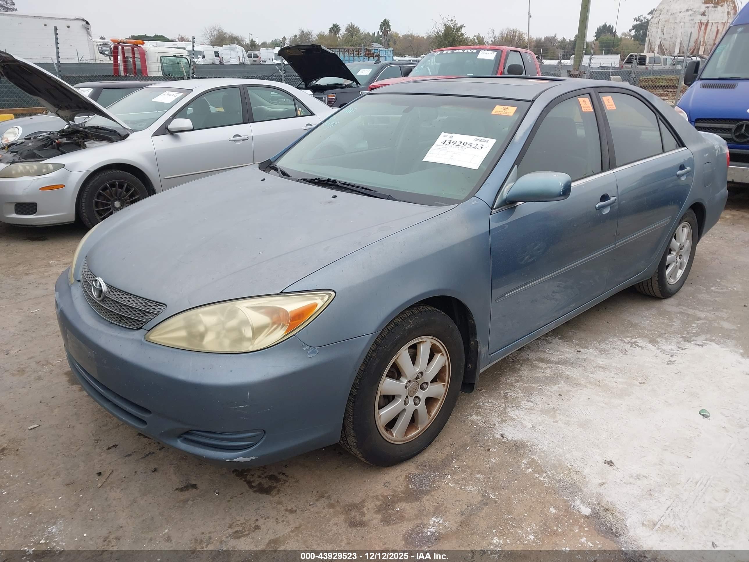 TOYOTA CAMRY image 2