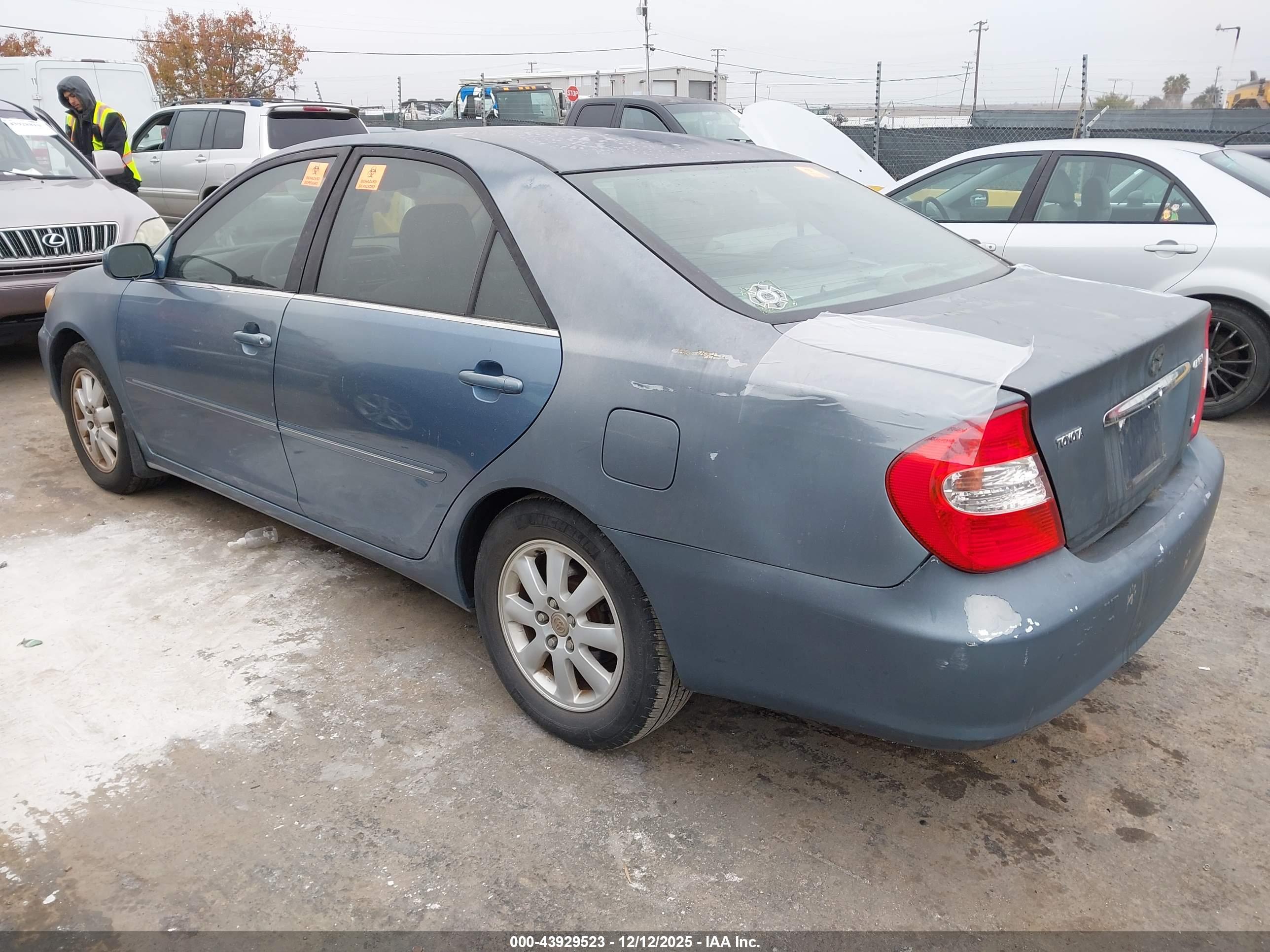 TOYOTA CAMRY image 3