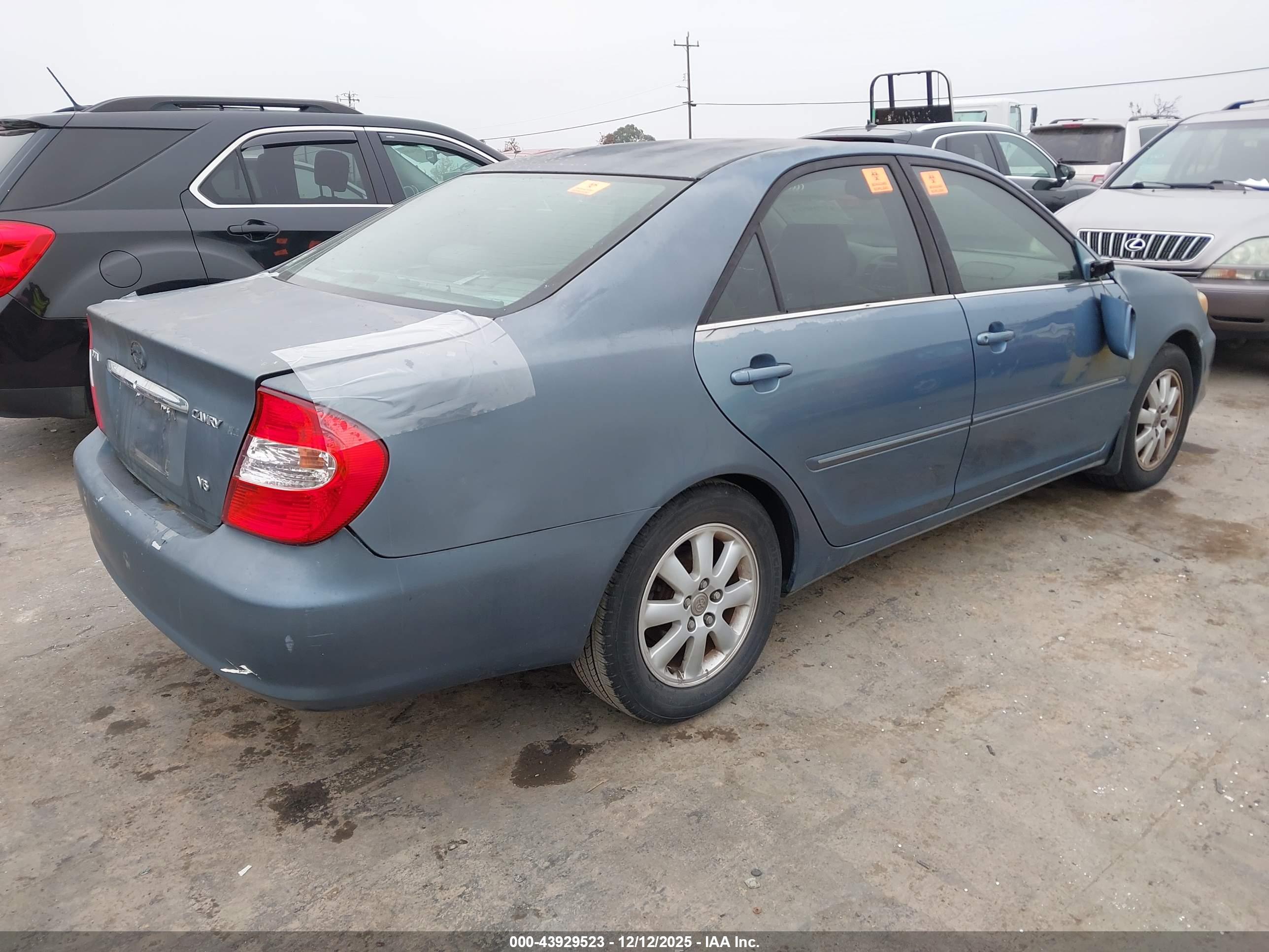 TOYOTA CAMRY image 4