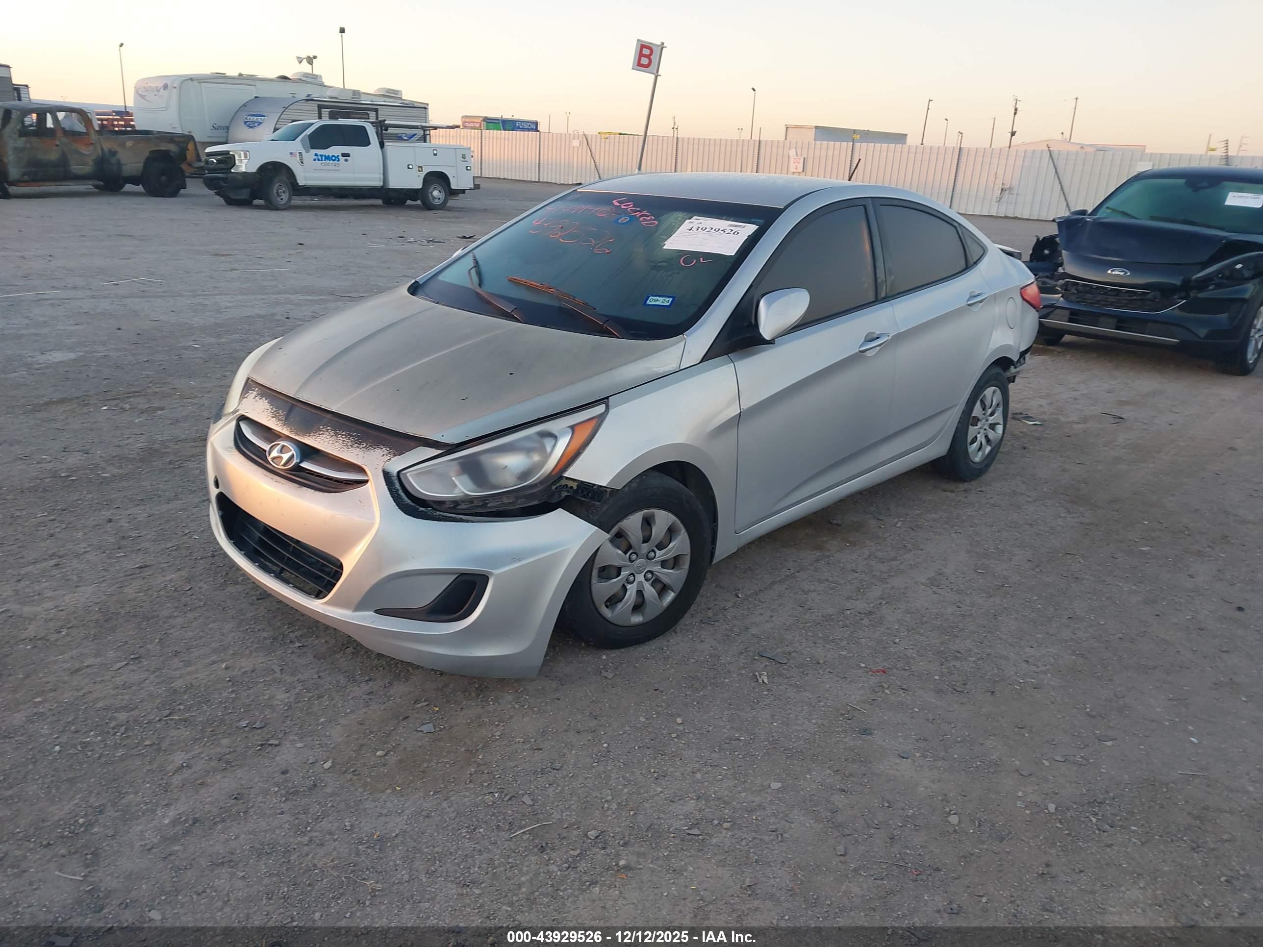 HYUNDAI ACCENT image 2