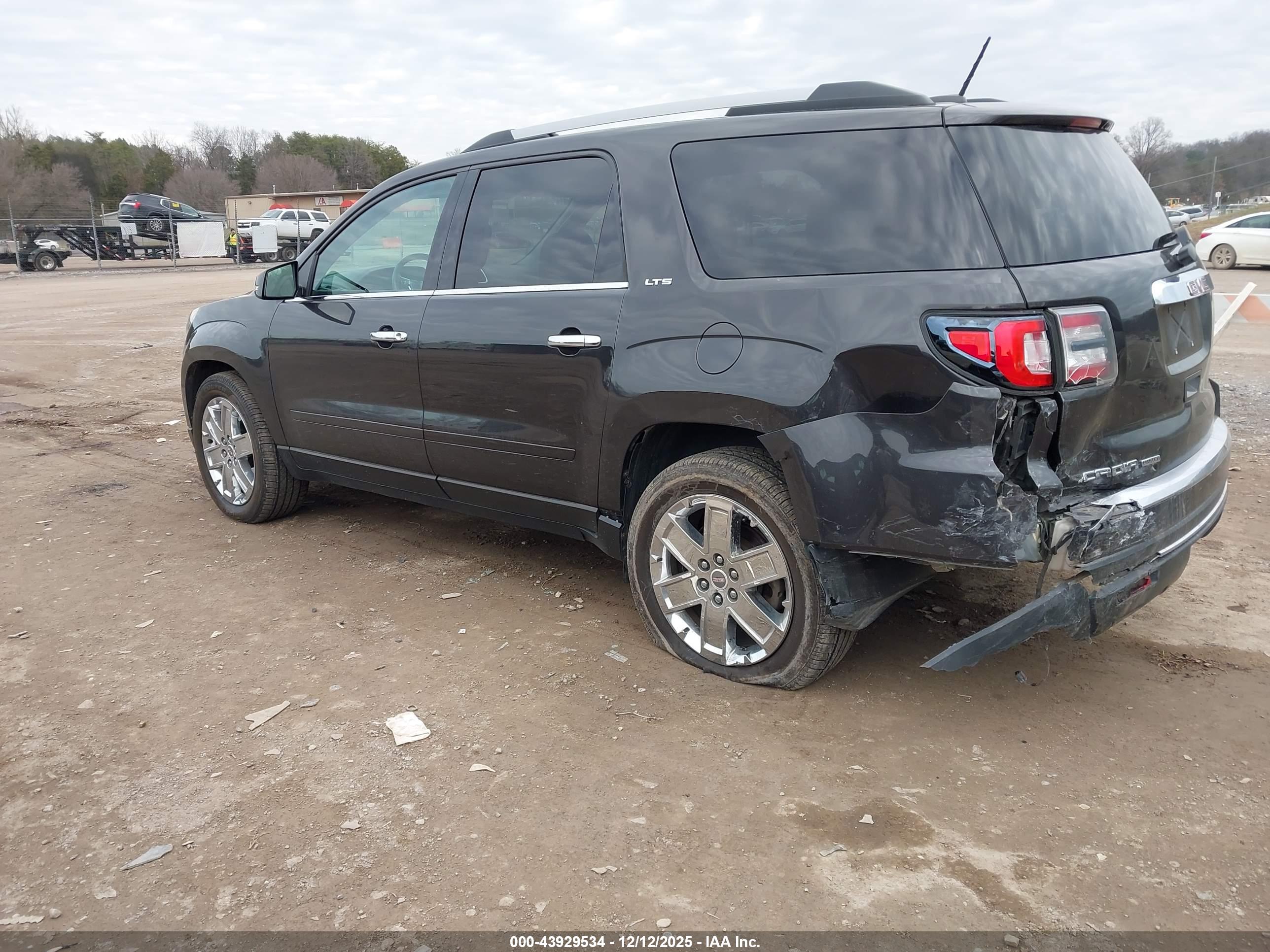 GMC ACADIA image 3