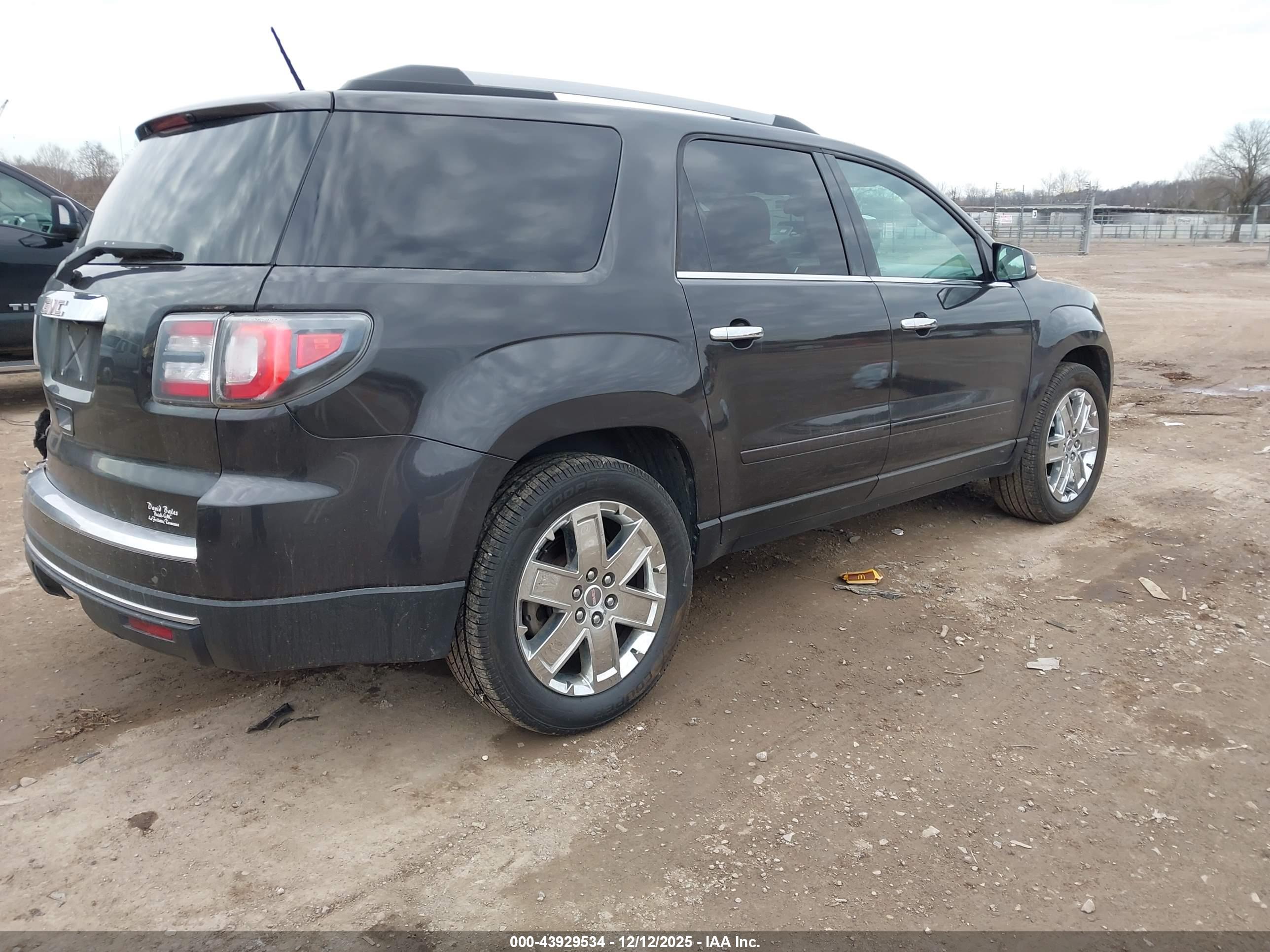 GMC ACADIA image 4
