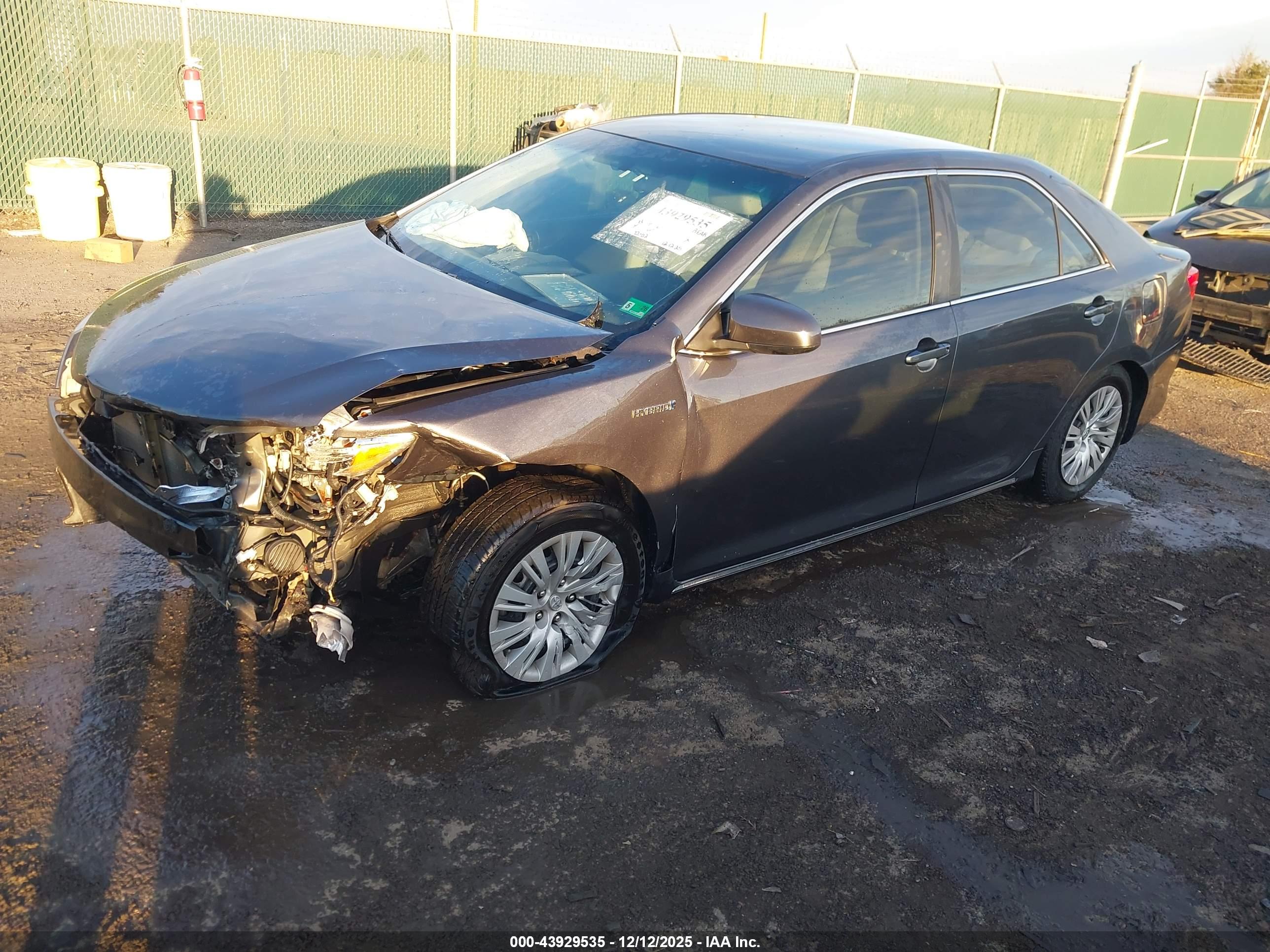 TOYOTA CAMRY image 2